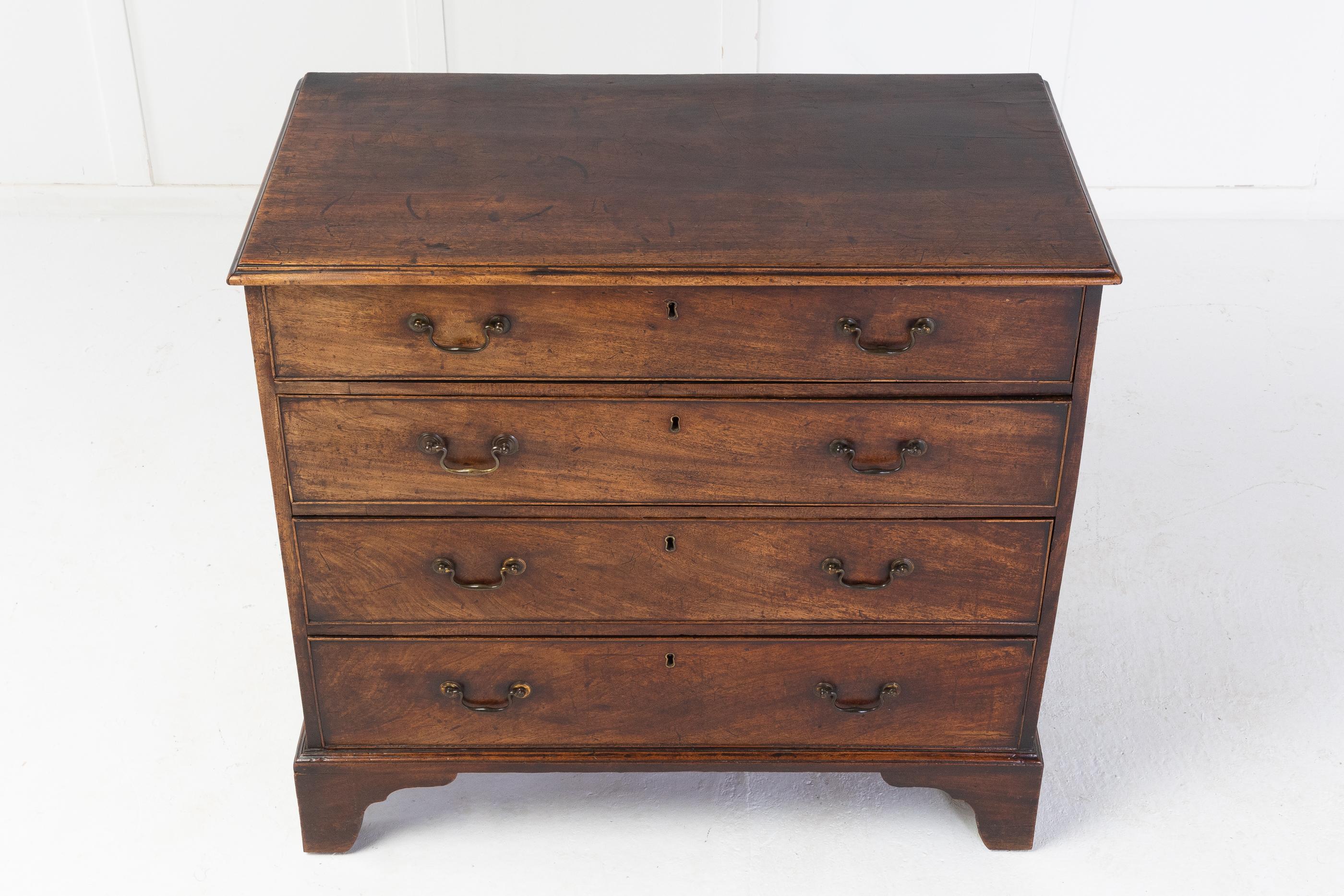 18th Century English Mahogany Chest of Drawers In Good Condition In Gloucestershire, GB