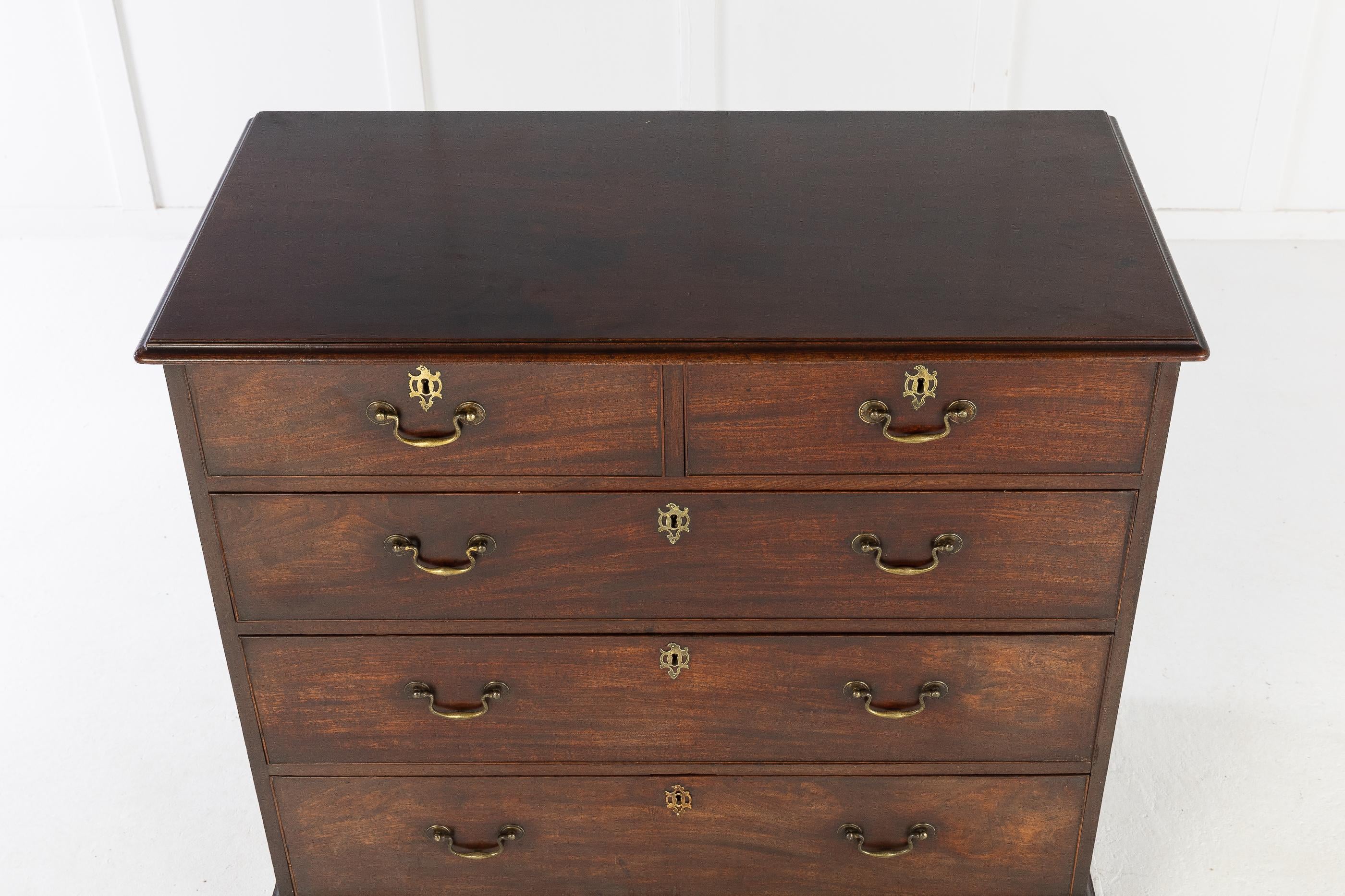 18th Century and Earlier 18th Century English Mahogany Chest of Drawers
