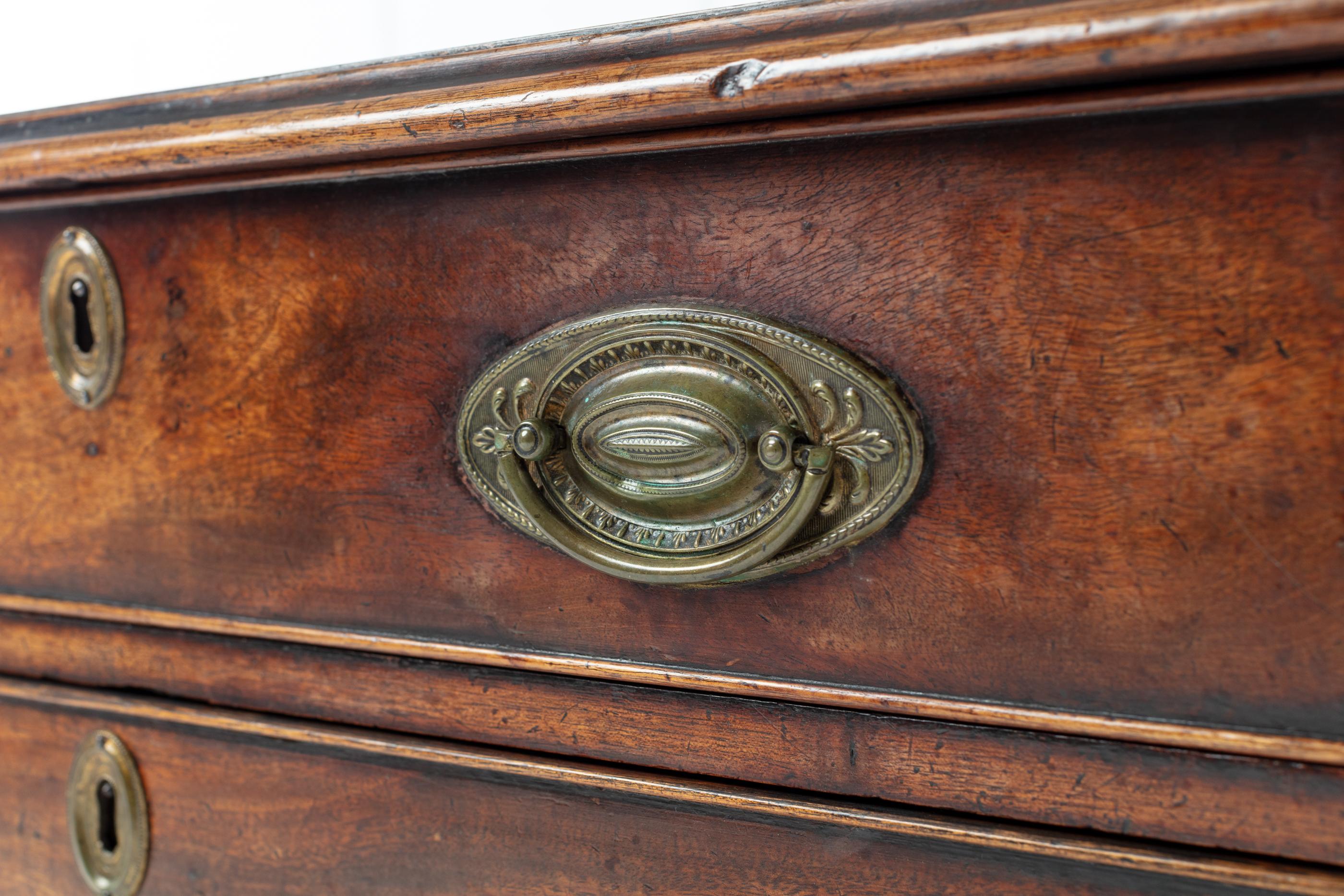 18th Century English Mahogany Chest of Drawers For Sale 1