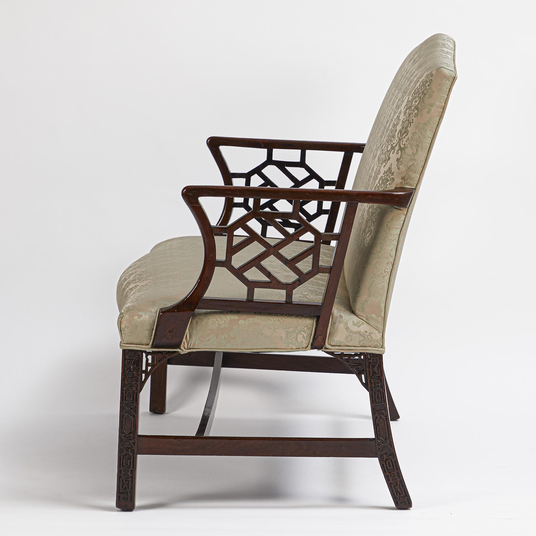 Englisches chinesisches Chippendale-Sessel aus Mahagoni aus dem 18. Jahrhundert (Georgian) im Angebot