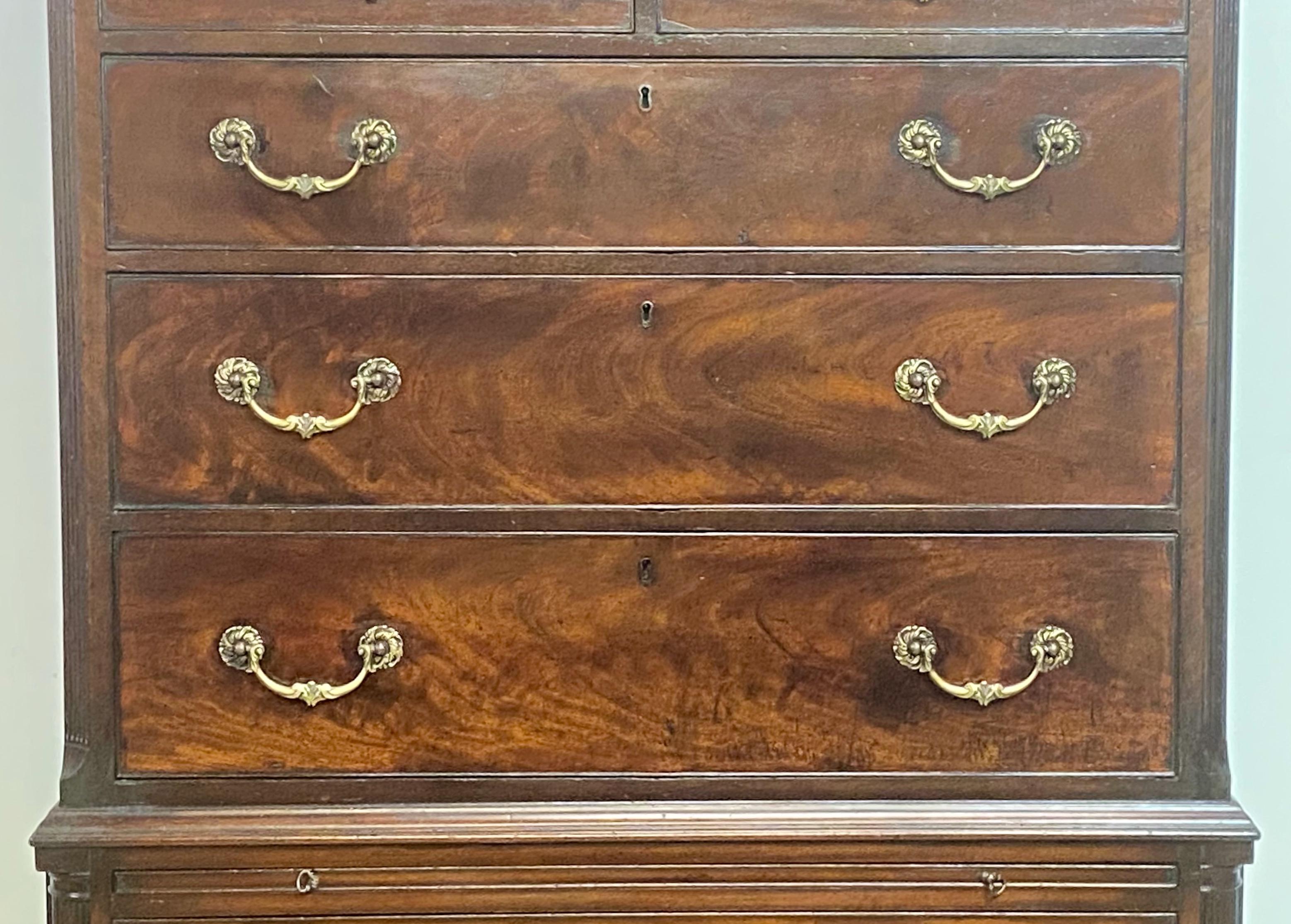 18th Century English Mahogany Chippendale Style Chest on Chest For Sale 3
