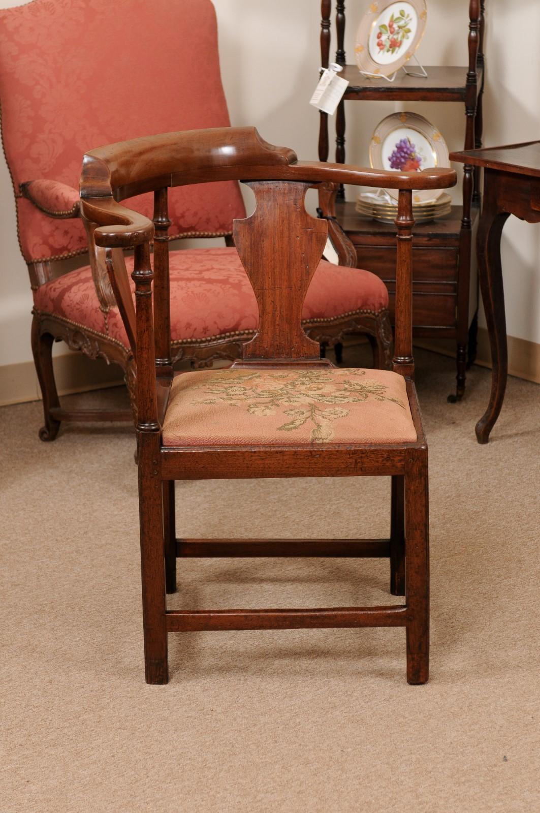 18th Century English Mahogany Corner Chair with Rounded Back, Slip Seat 3