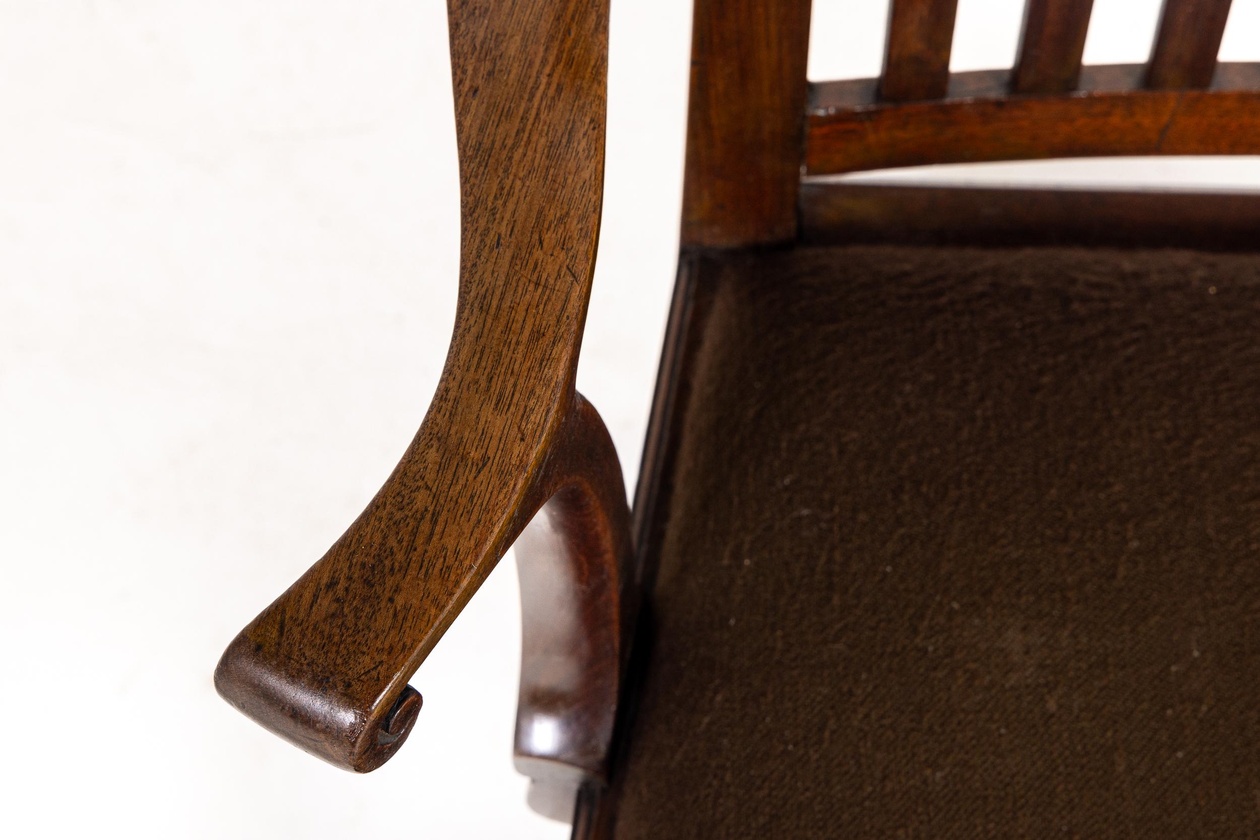 18th Century English Mahogany Elbow Chair In Excellent Condition For Sale In Gloucestershire, GB