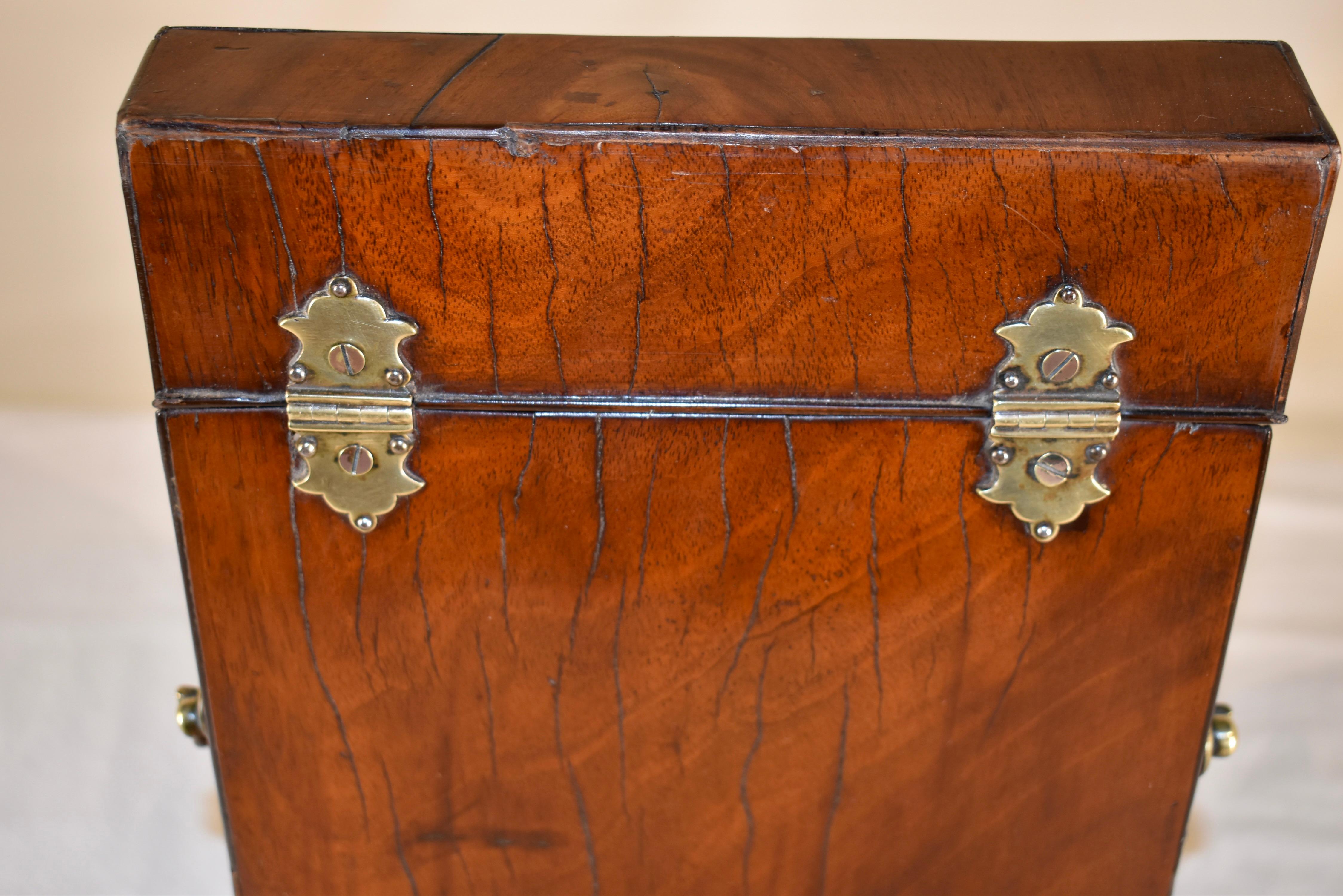 Caja de cuchillos inglesa de caoba del siglo XVIII en venta 3