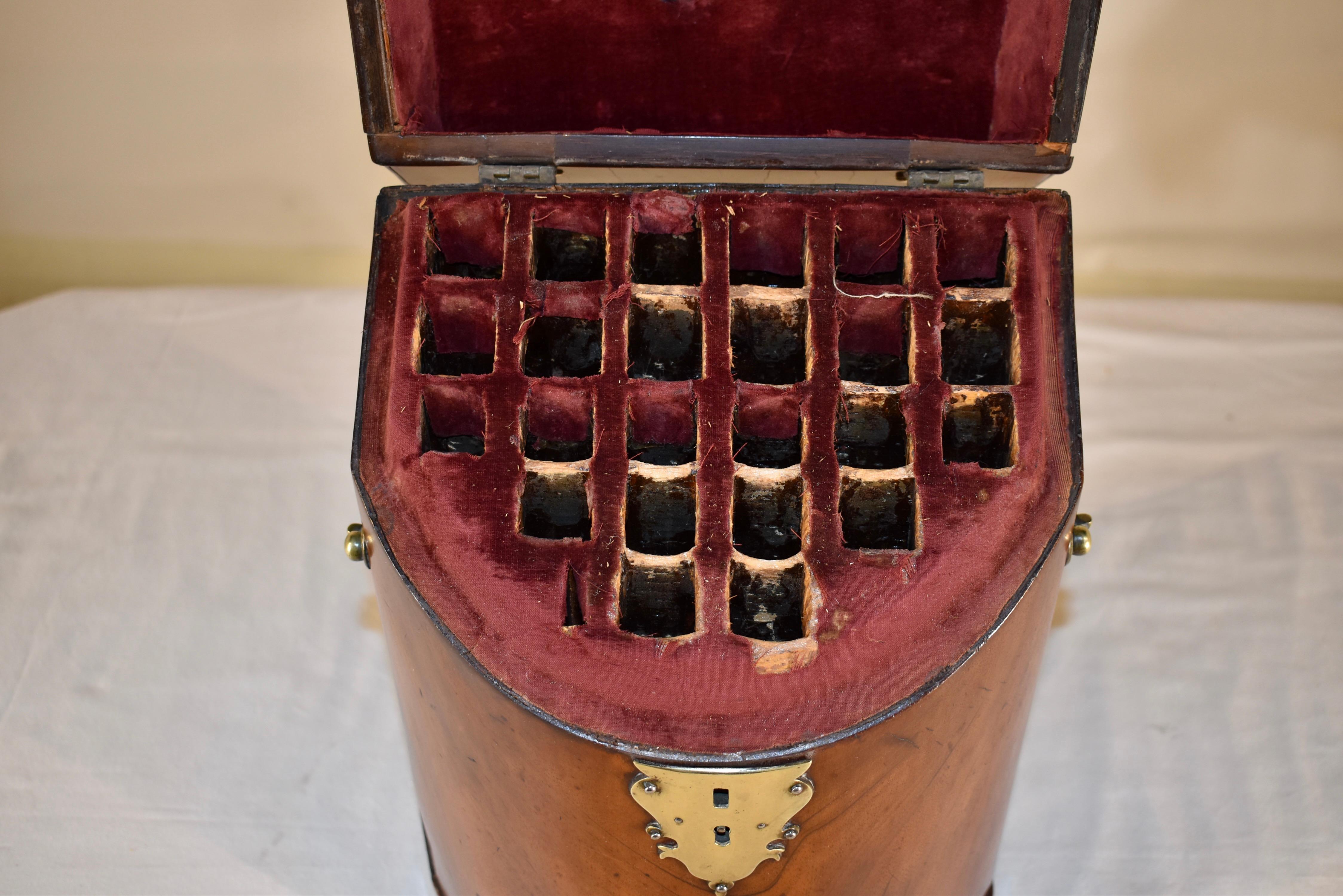 Caja de cuchillos inglesa de caoba del siglo XVIII Latón en venta
