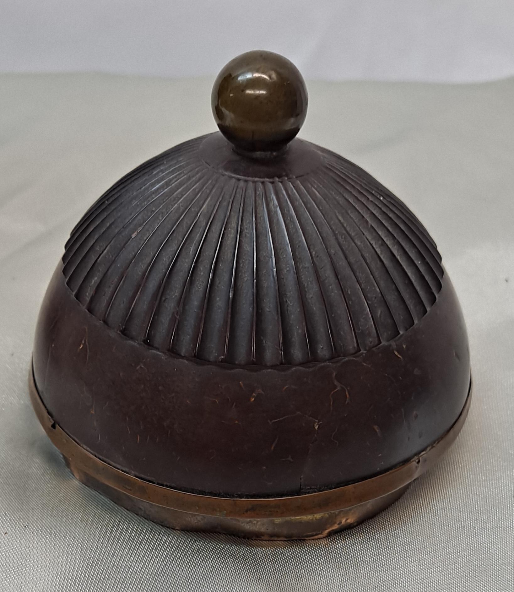 18th Century, English Mahogany Tea Caddy For Sale 1
