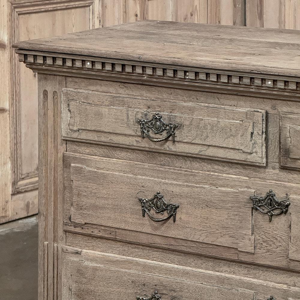 18th Century English Neoclassical Chest of Drawers in Stripped Oak For Sale 10
