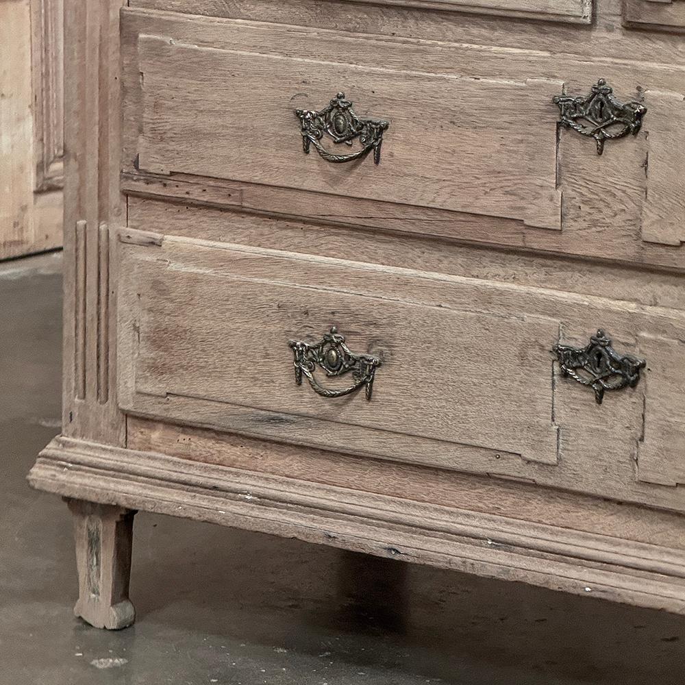 18th Century English Neoclassical Chest of Drawers in Stripped Oak For Sale 11