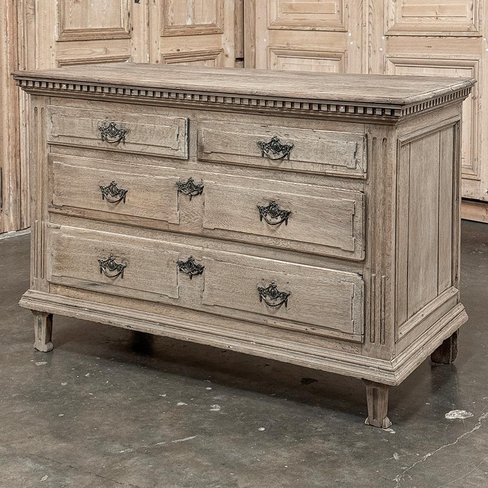 Hand-Crafted 18th Century English Neoclassical Chest of Drawers in Stripped Oak For Sale