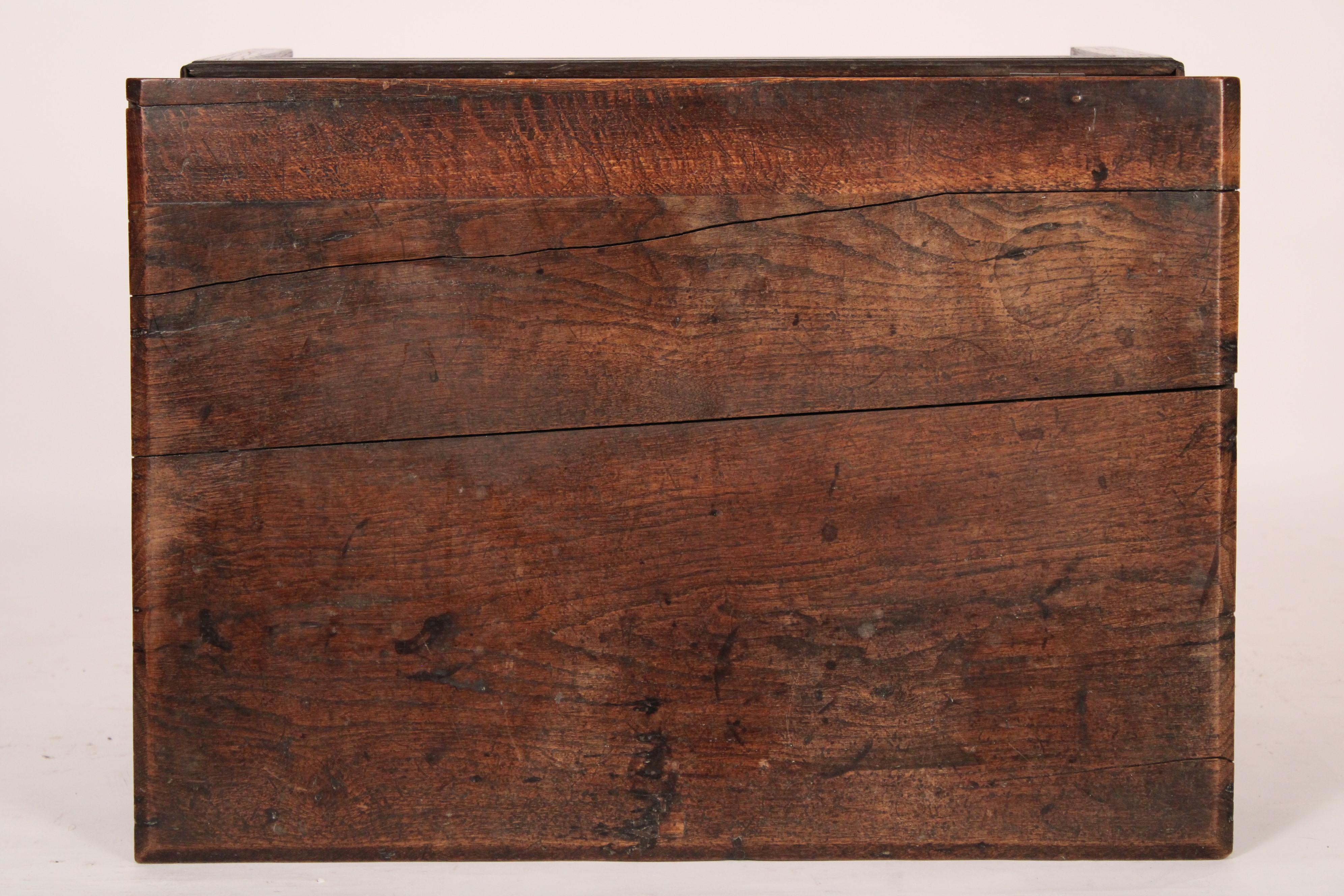 18th Century English Oak Bible Box / Side Table For Sale 2