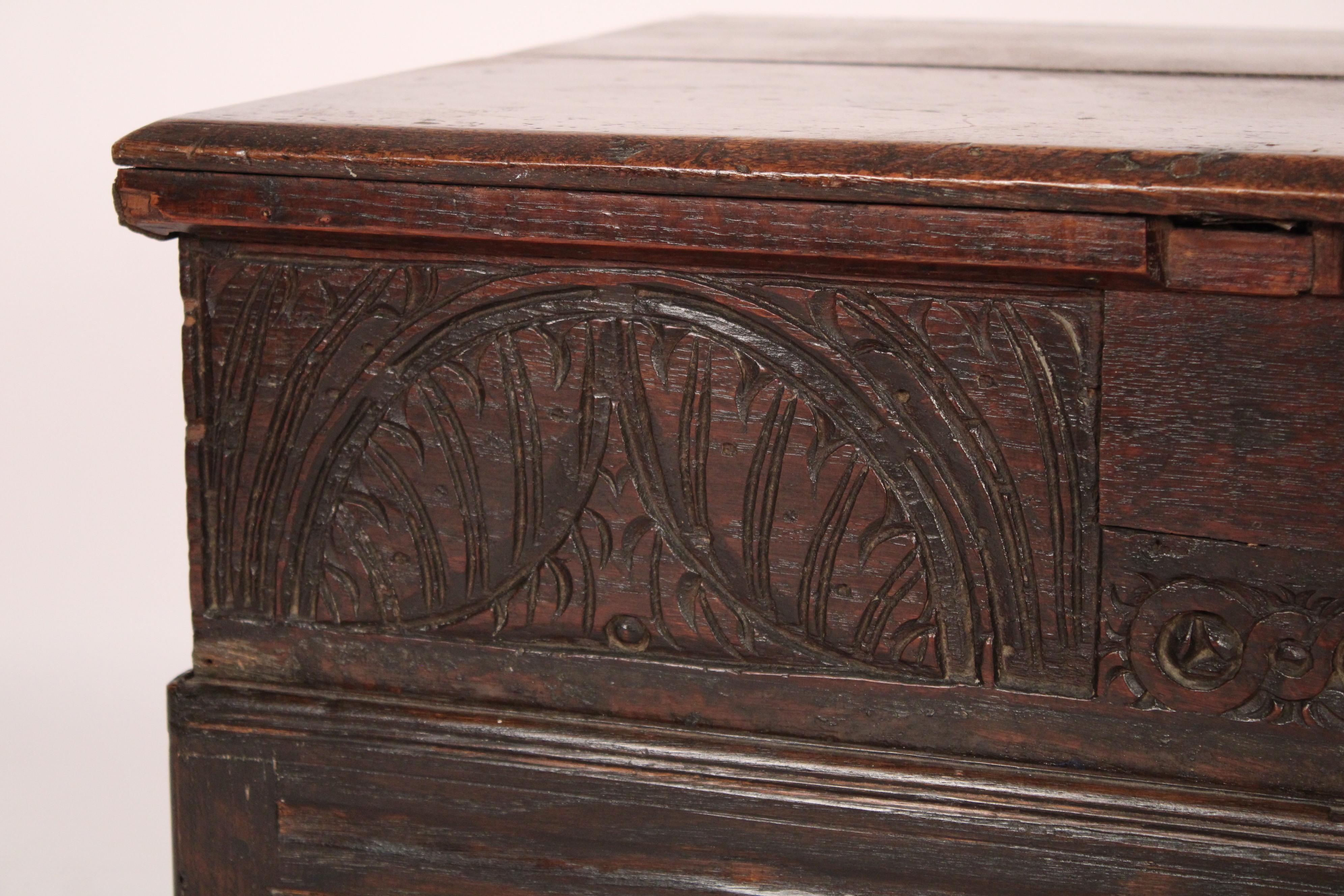 18th Century English Oak Bible Box / Side Table For Sale 3