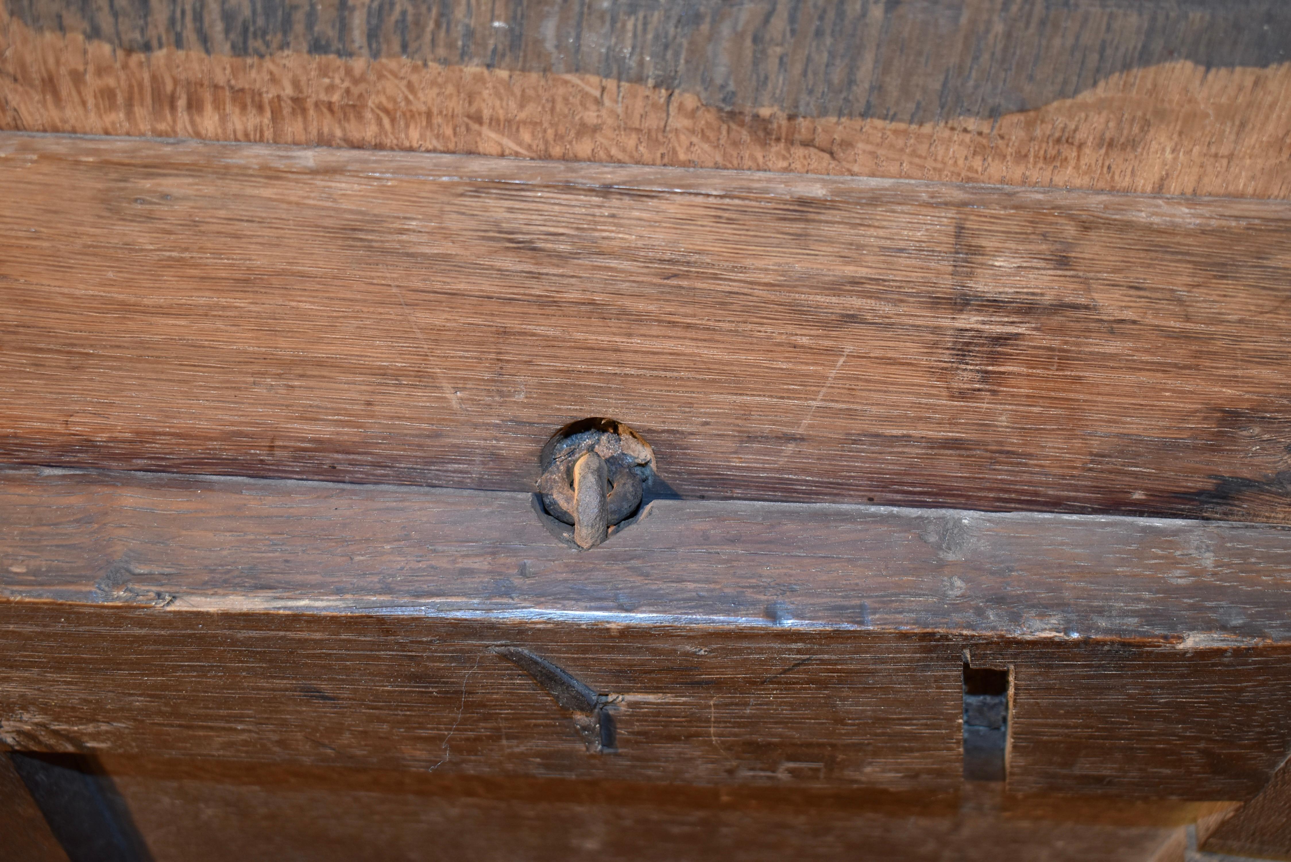 18th Century English Oak Blanket Chest For Sale 5