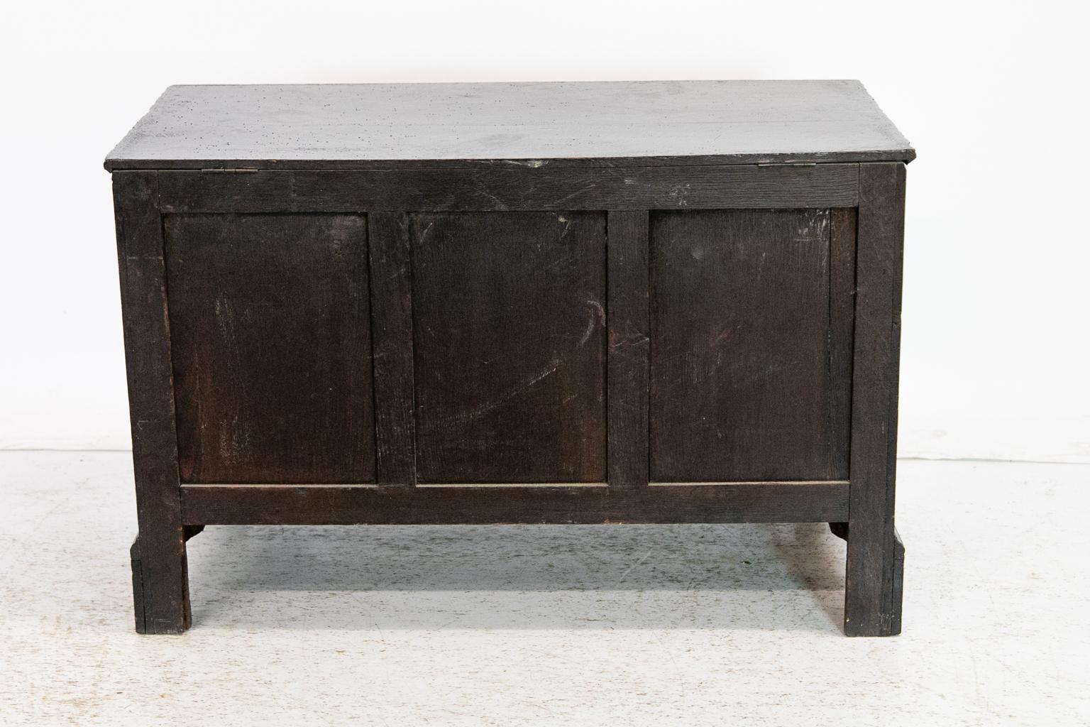 18th Century English Oak Blanket Chest For Sale 2