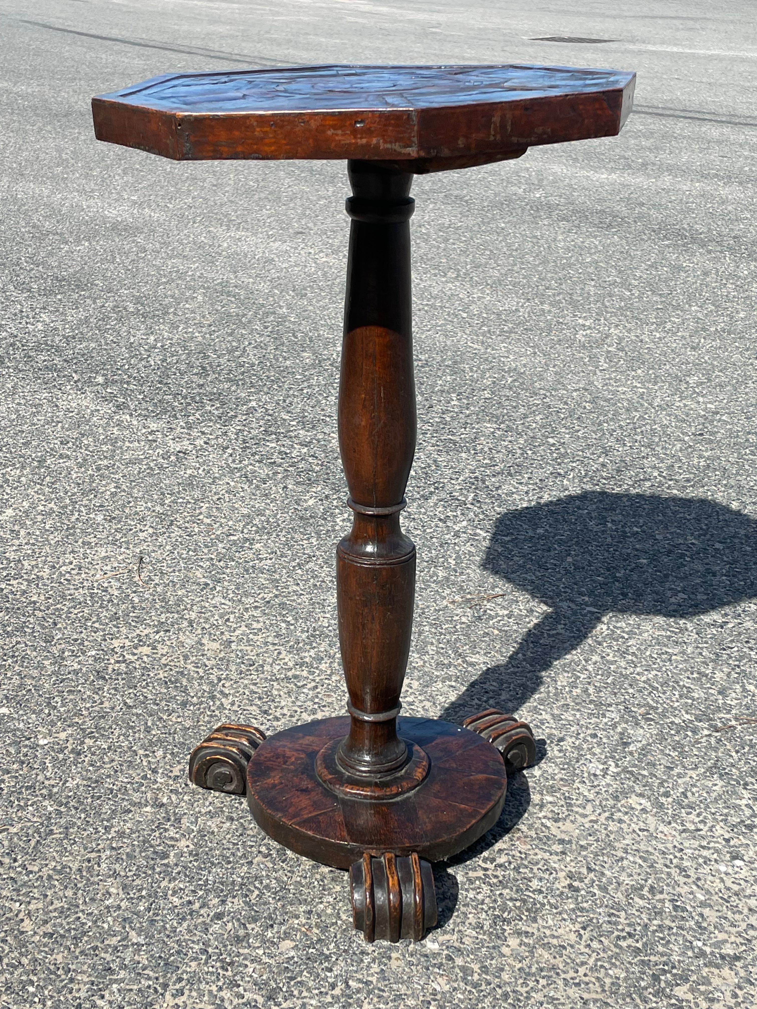 18th Century, English Oak Candle Stand with Inlaid Octagonal Top For Sale 1
