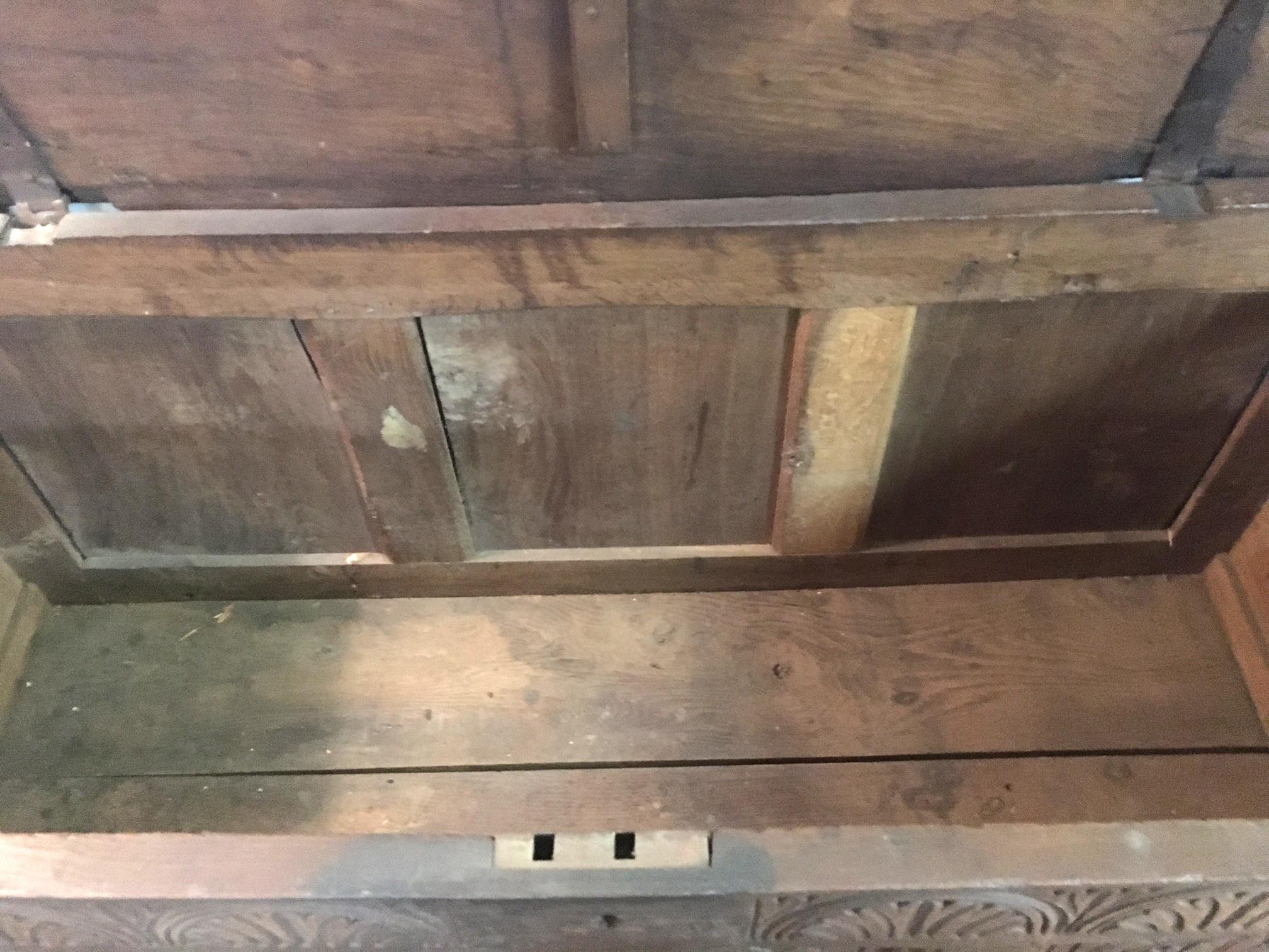Cassapanca o forziere in legno di Oak del XVIII secolo in vendita 5