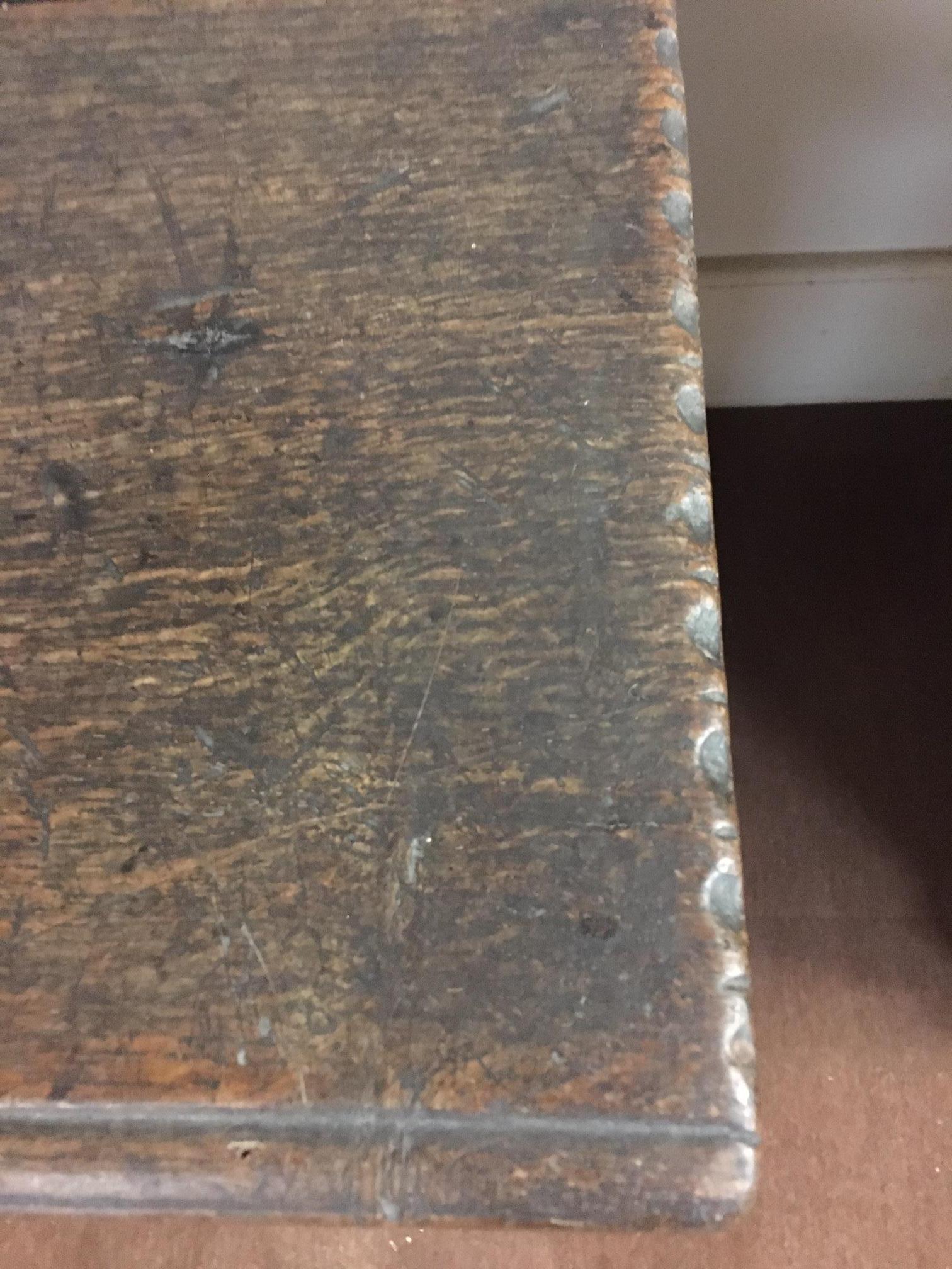 Cassapanca o forziere in legno di Oak del XVIII secolo in vendita 2