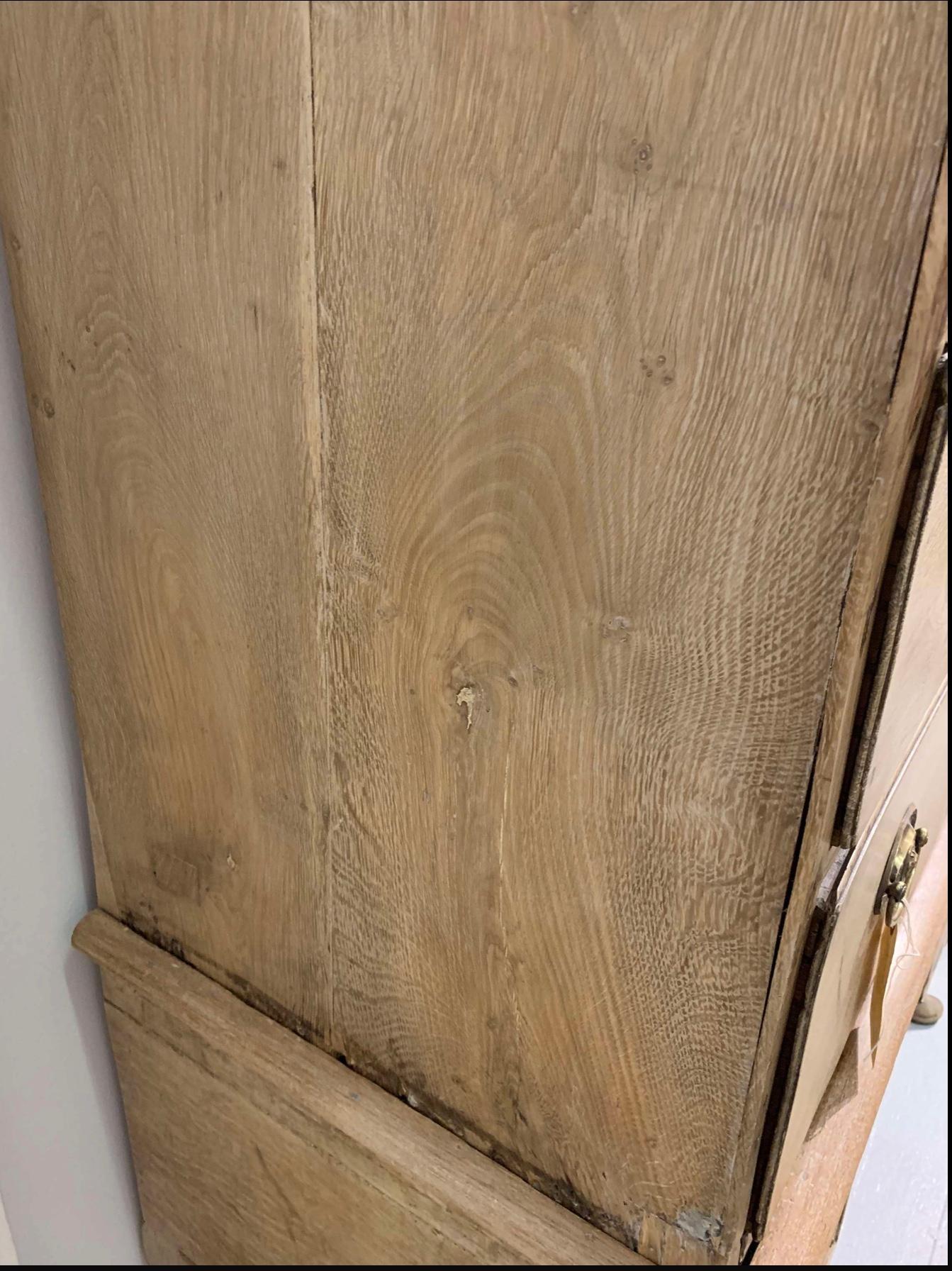 Cassapanca inglese del XVIII secolo in rovere su cavalletto In condizioni buone in vendita a London, GB