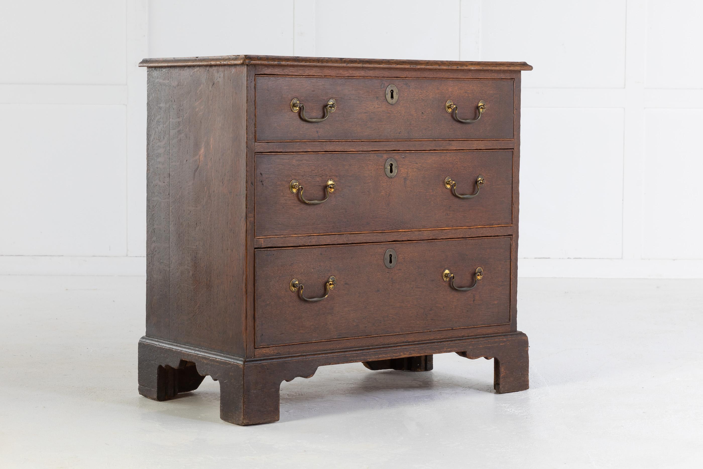 18th Century English Oak Commode In Good Condition In Gloucestershire, GB