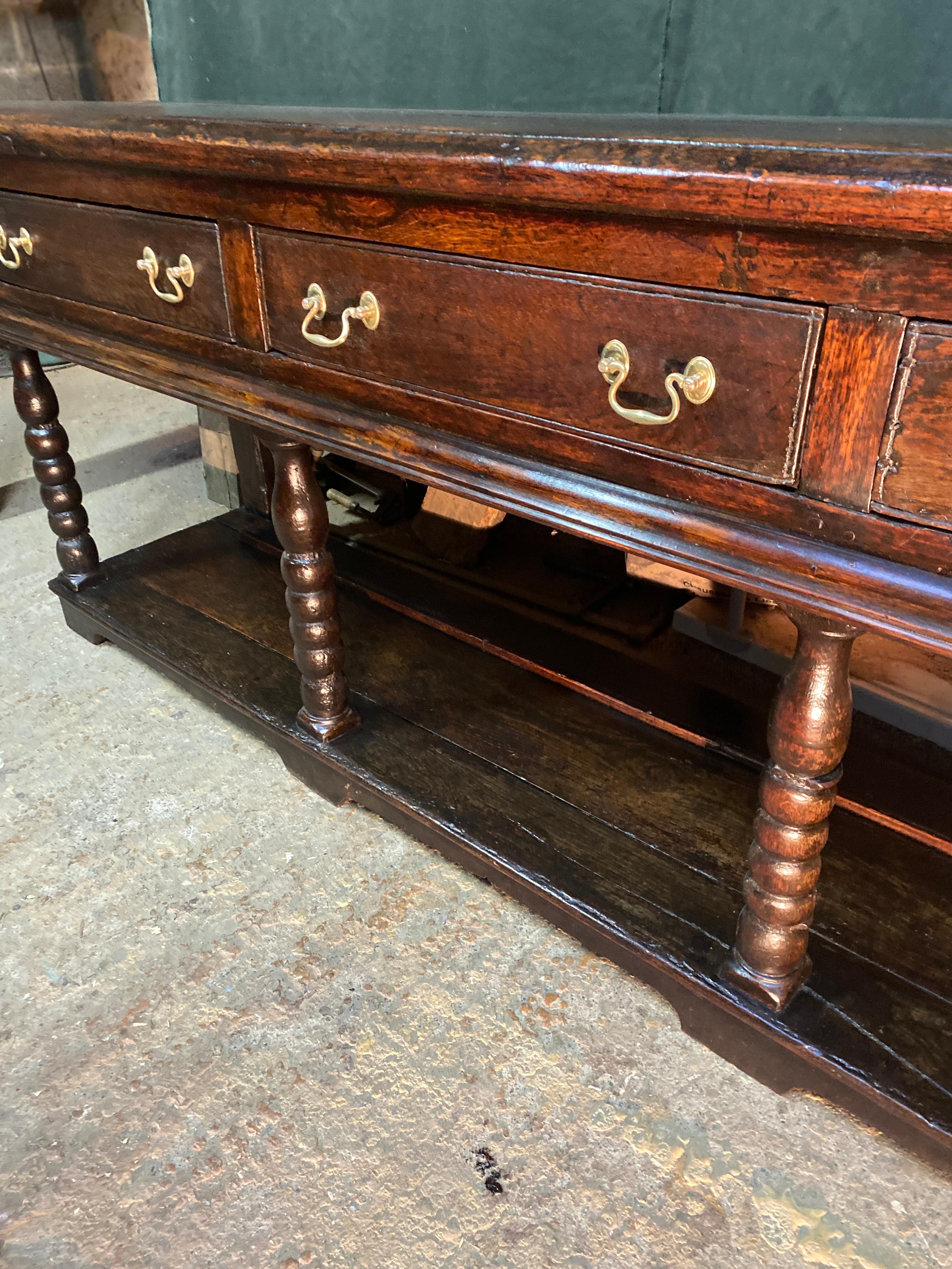 18th Century English Oak Console with 3 Drawers In Excellent Condition For Sale In Somme-Leuze, BE