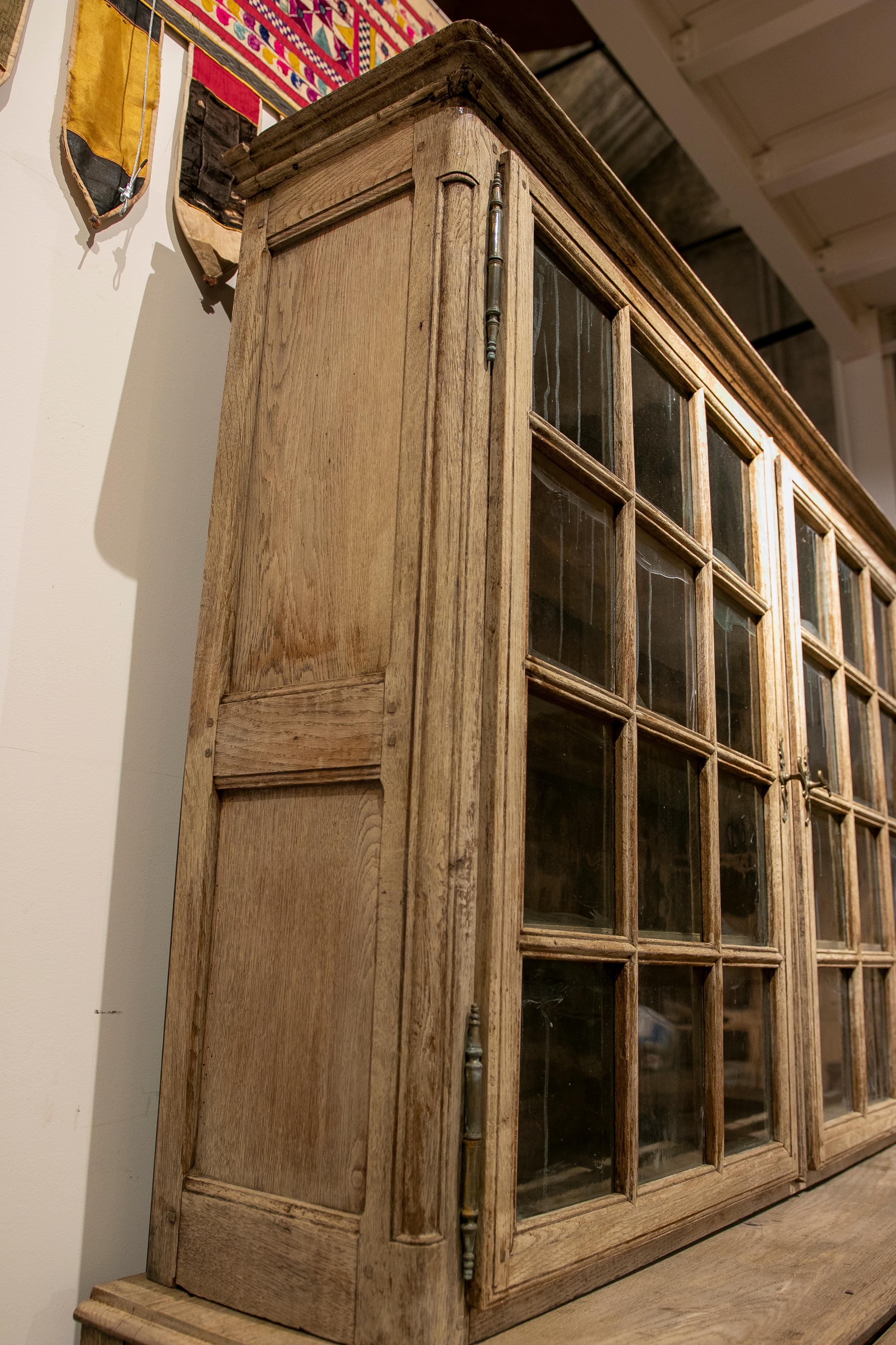 18th Century English Oak Display Cabinet with Originals Glasses Panels For Sale 9