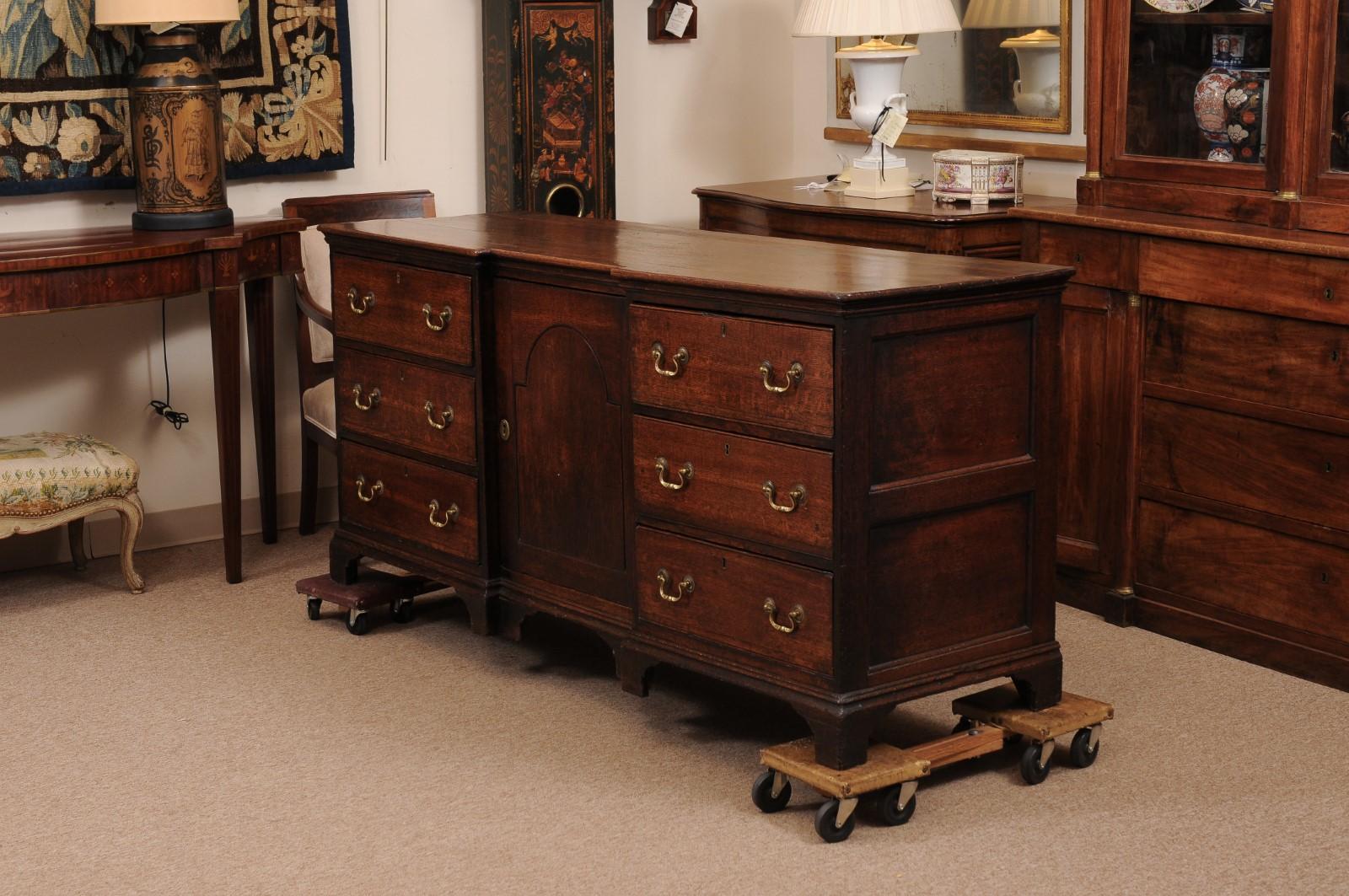 18. Jahrhundert Englisch Eiche Dresser Base Cabinet im Angebot 6