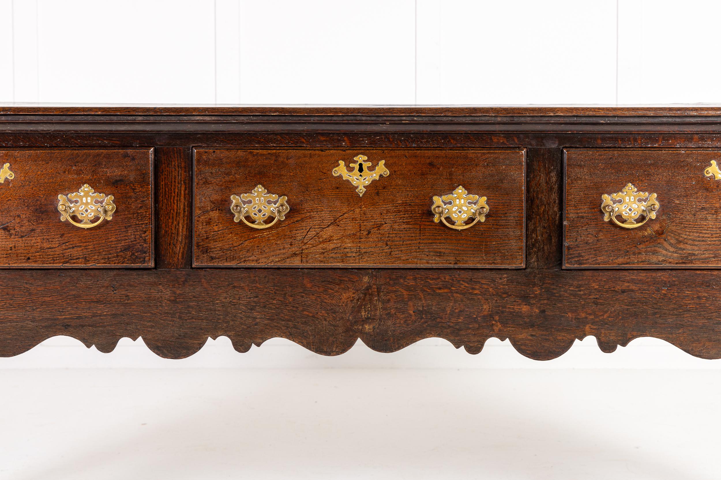 18th Century English Oak Dresser Base In Excellent Condition In Gloucestershire, GB