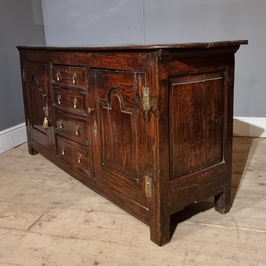 18th Century English Oak Dresser Base For Sale 2