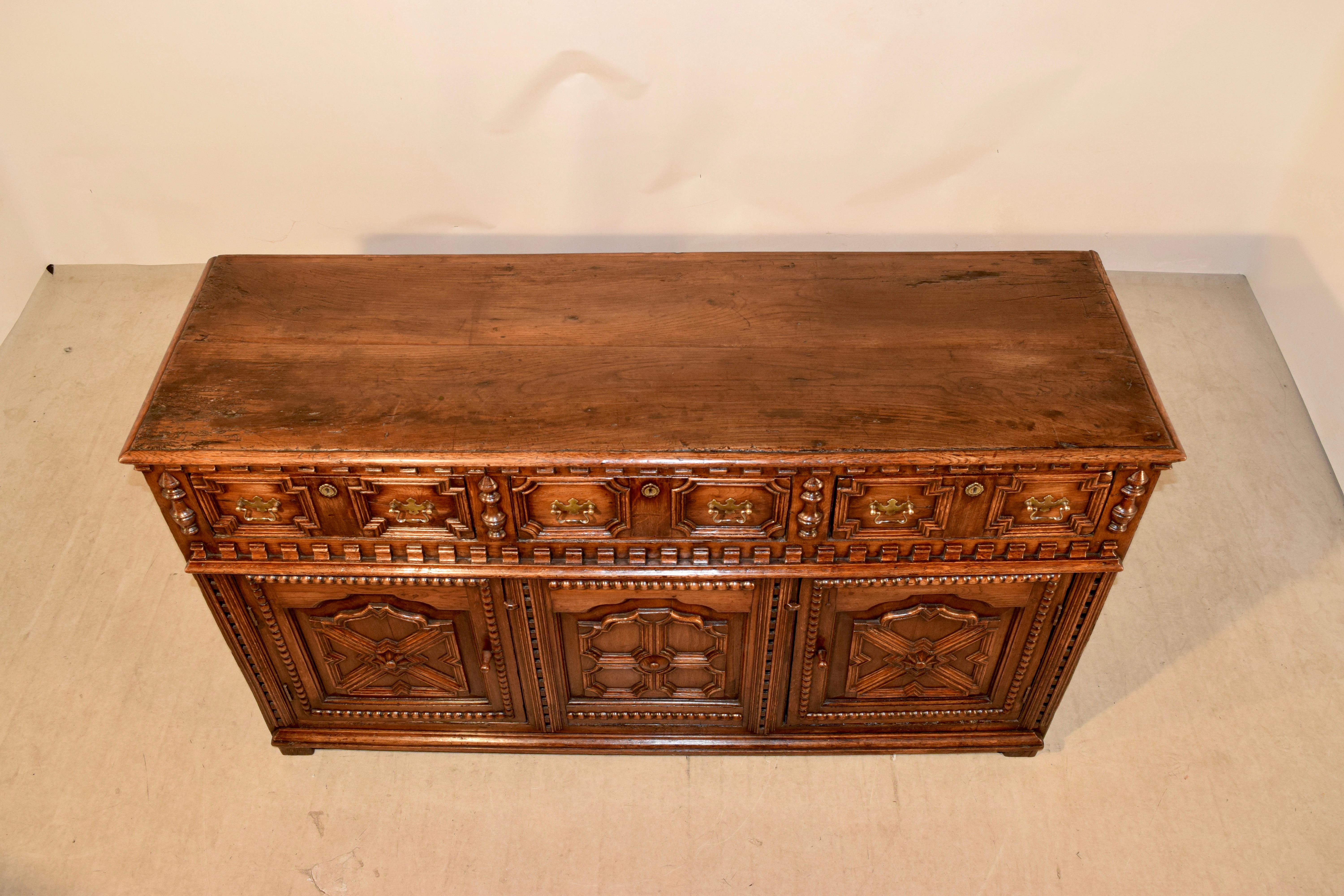 18th Century English Oak Dresser Base For Sale 1