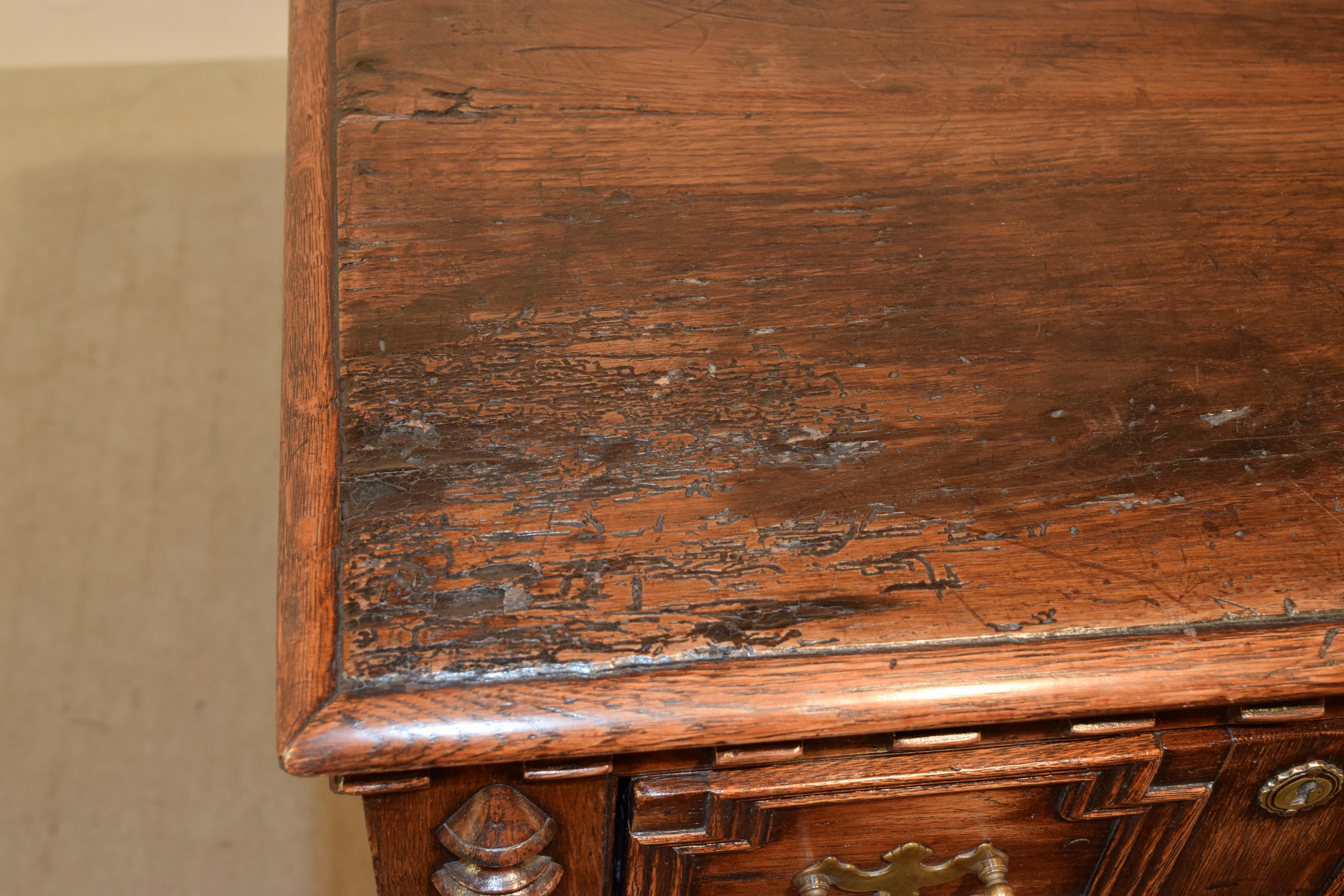 18th Century English Oak Dresser Base For Sale 2