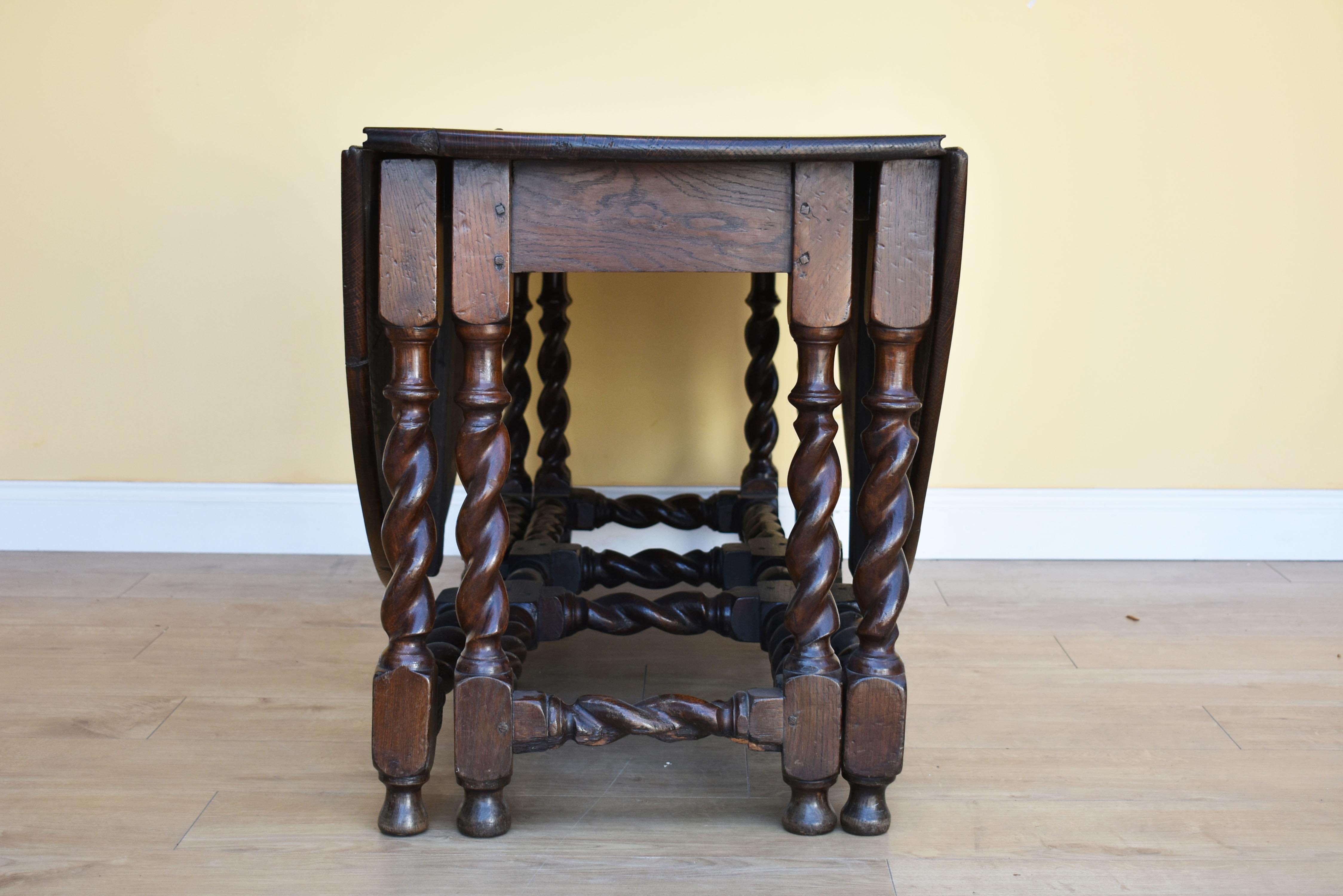 George III 18th Century English Oak Gate Leg Table For Sale