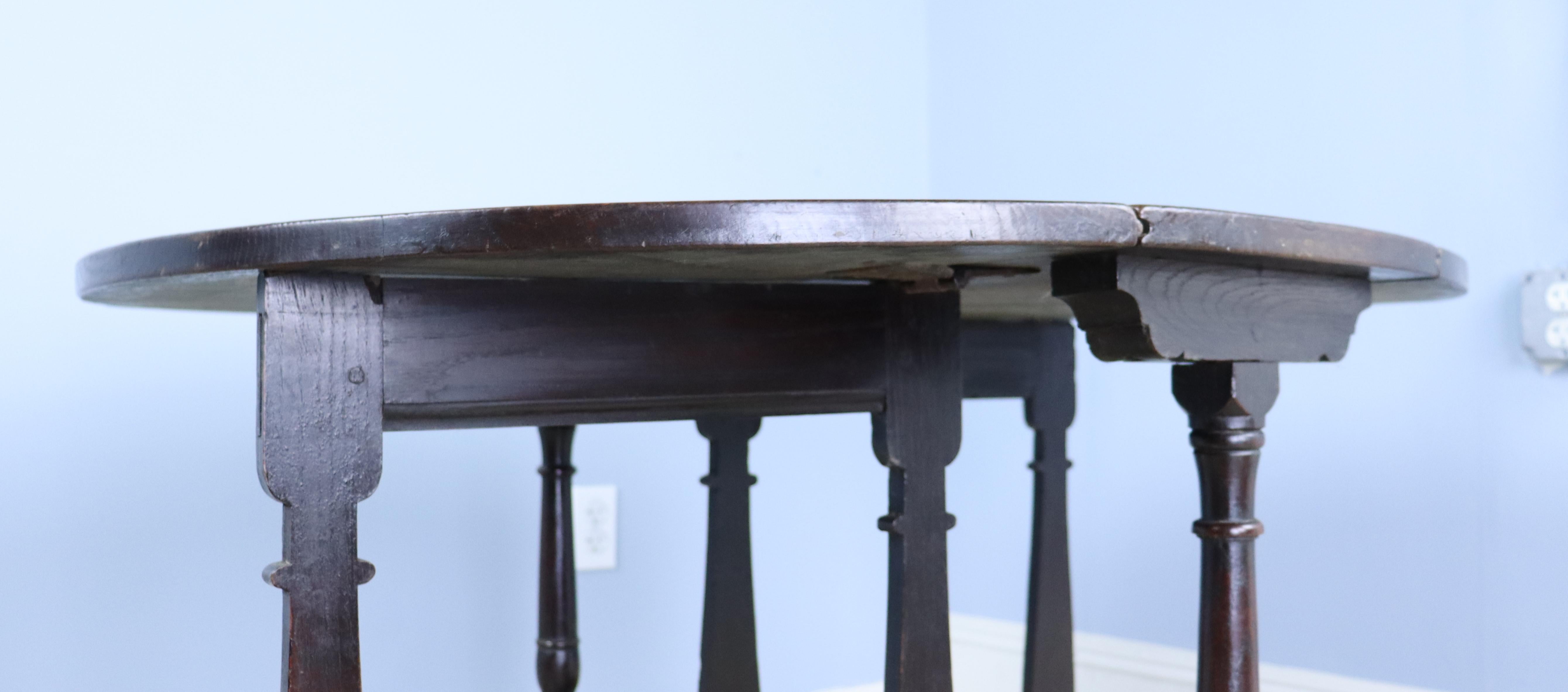 18th Century English Oak Gateleg Table For Sale 7