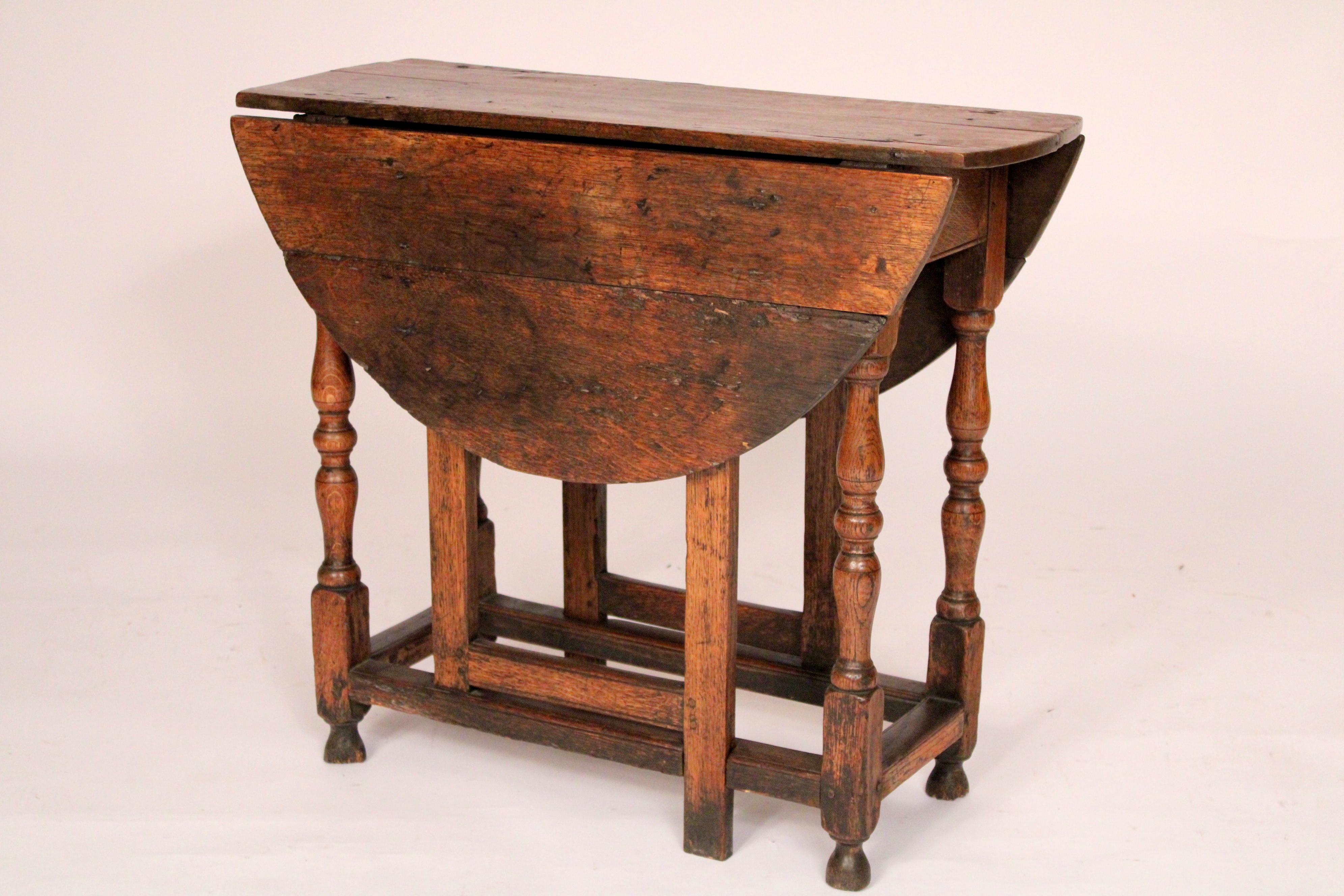 William and Mary 18th Century English Oak Gateleg Table For Sale