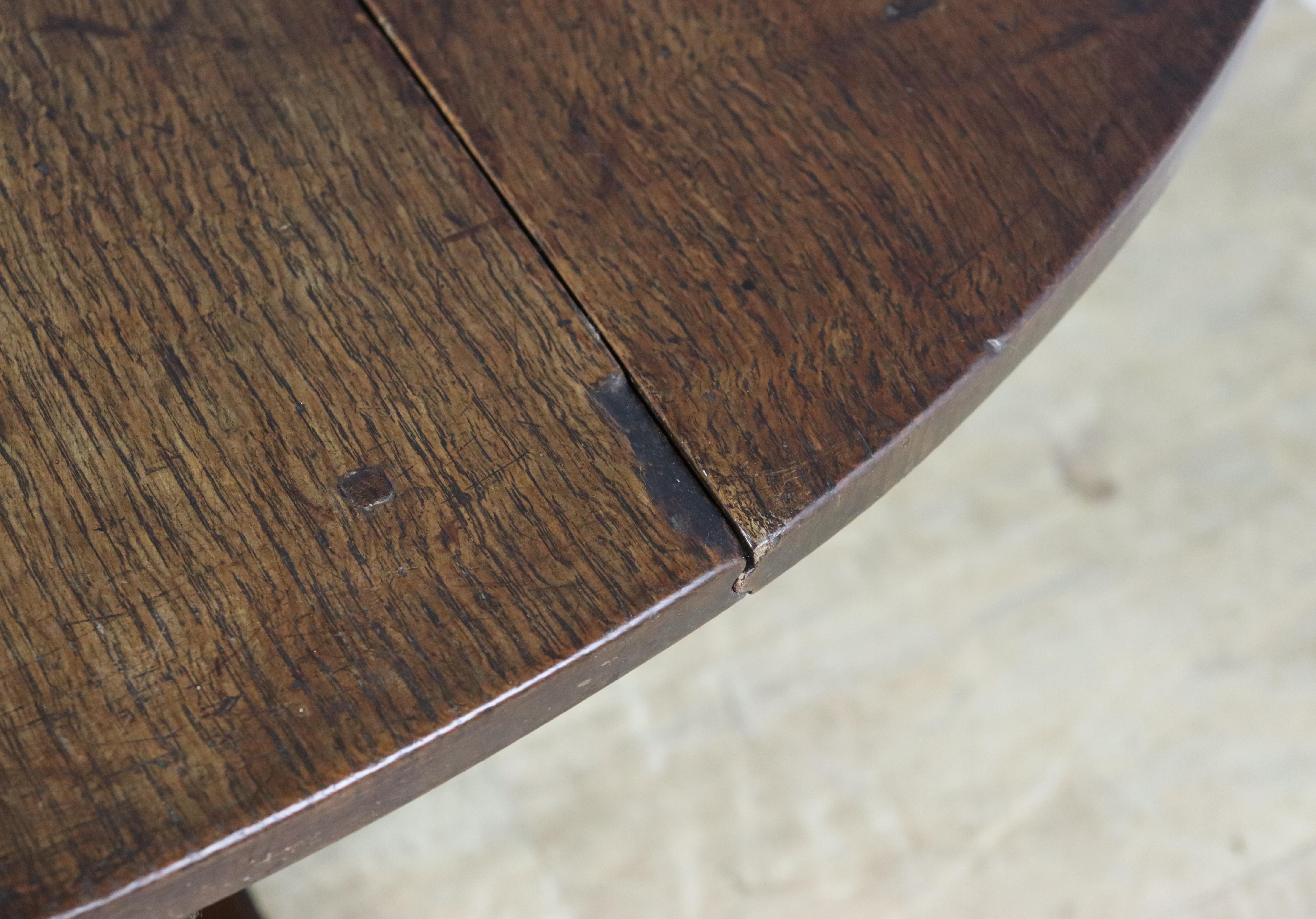 18th Century English Oak Gateleg Table For Sale 2