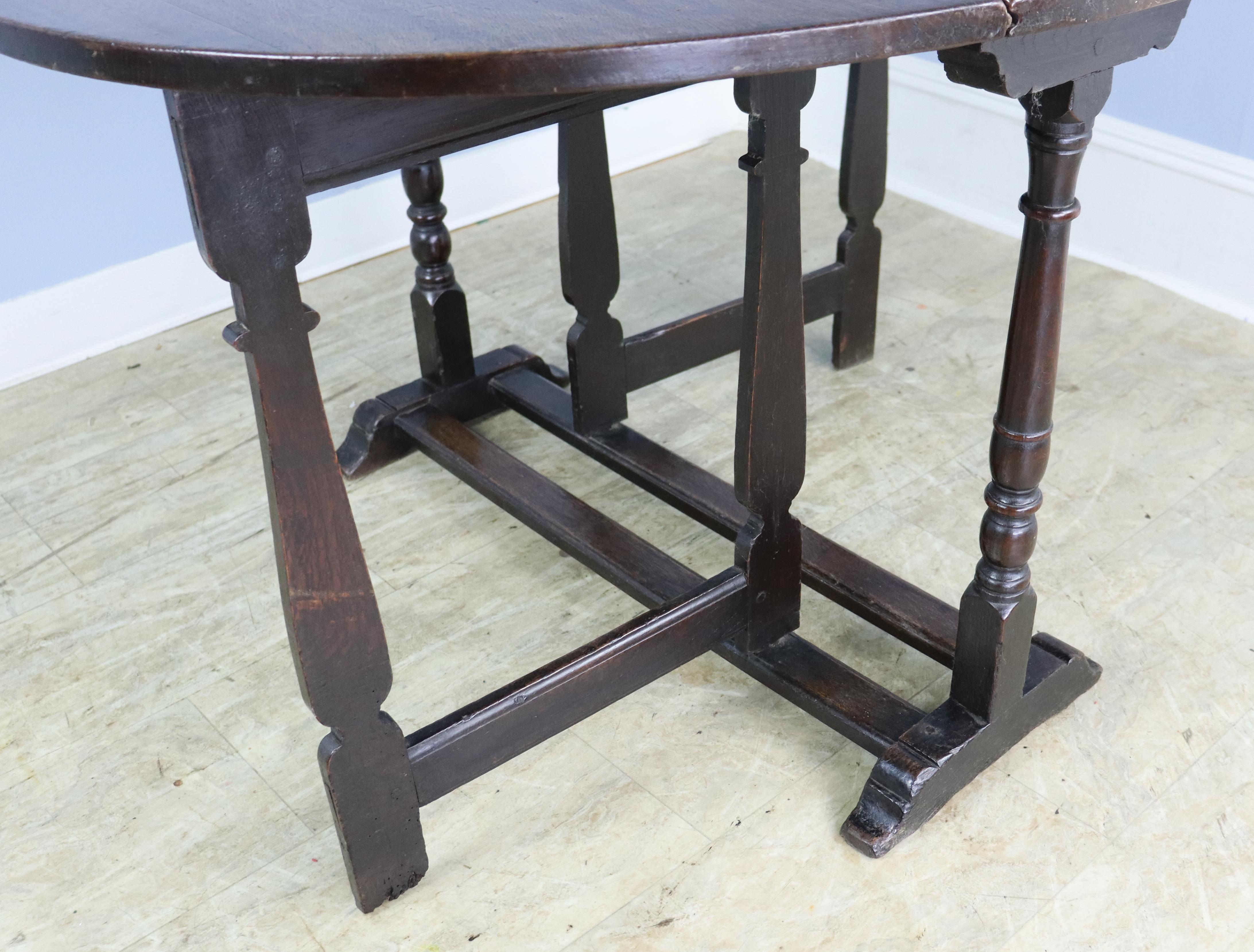 18th Century English Oak Gateleg Table For Sale 5