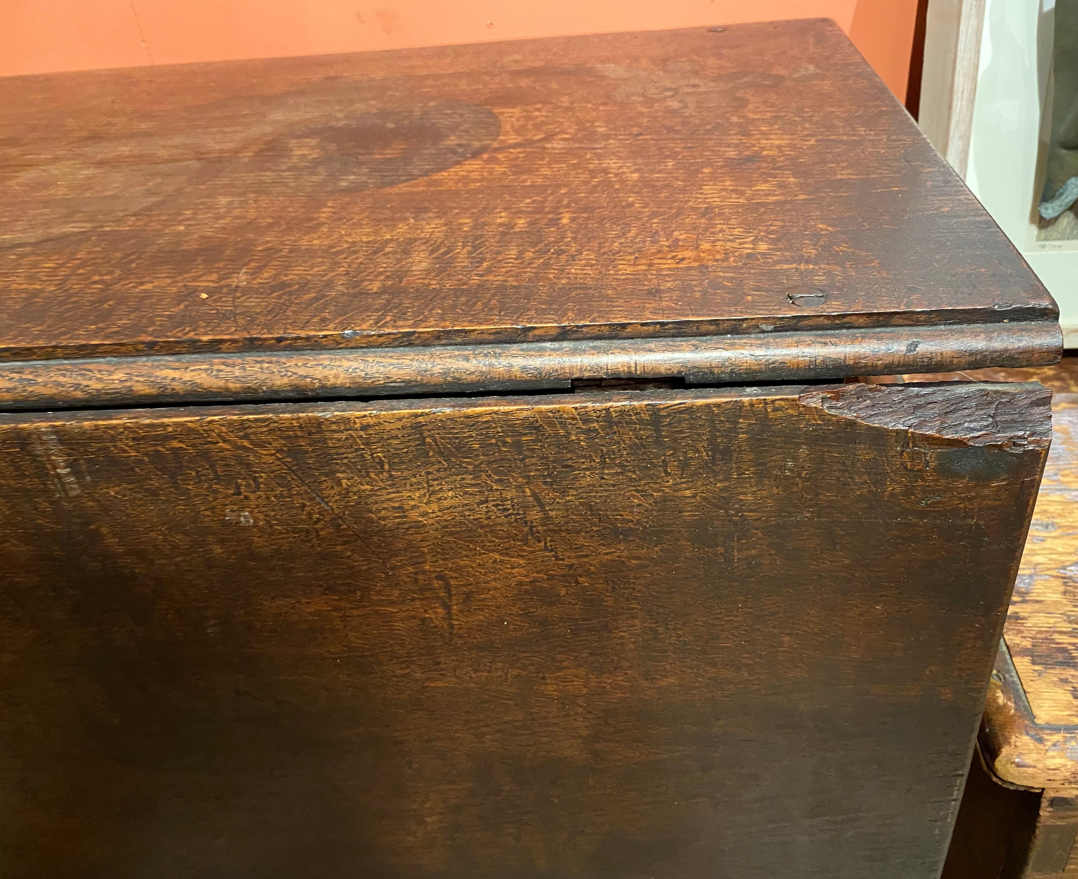 18th Century English Oak Gateleg Table with Great Surface For Sale 2