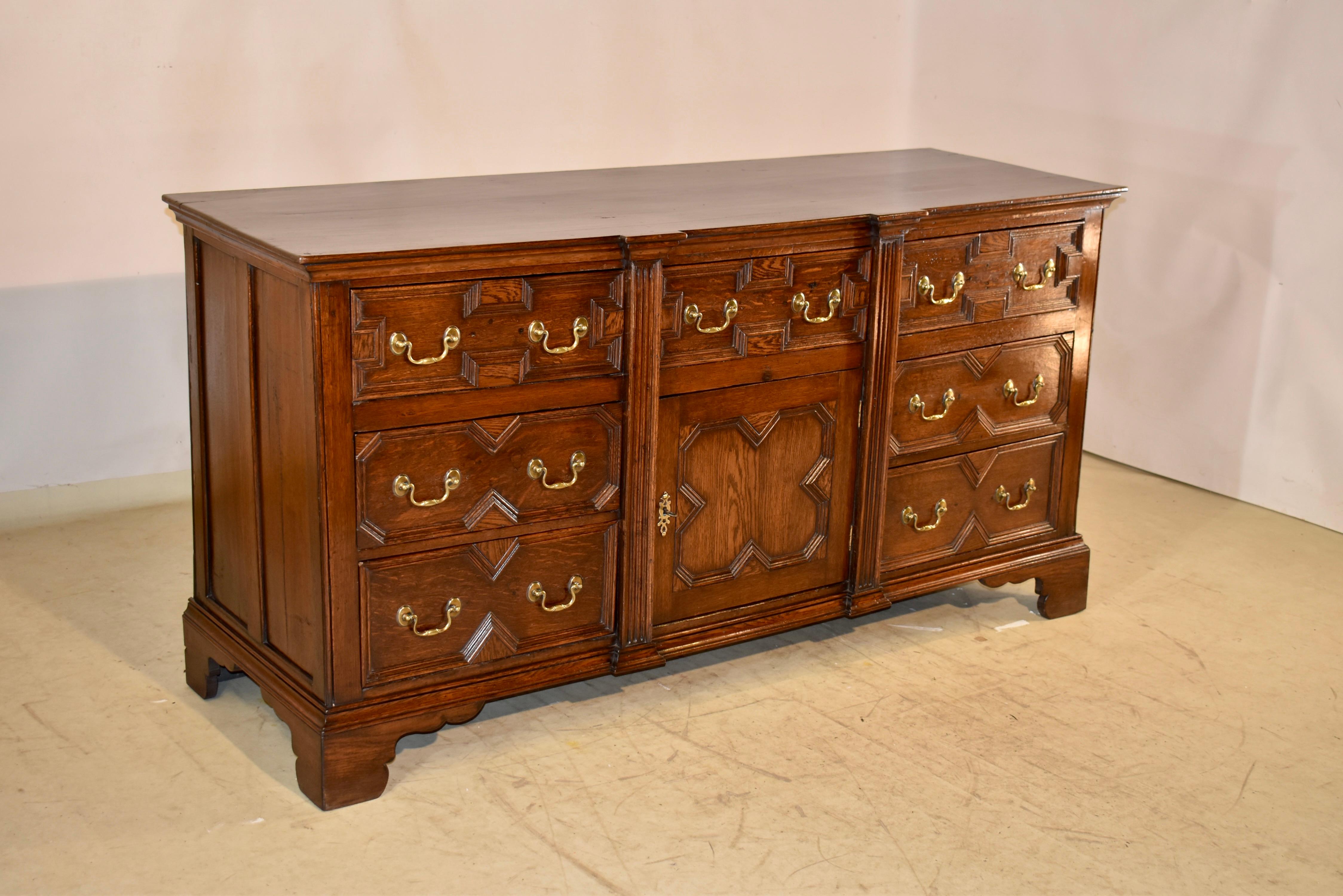 Giorgio II Base per comò geometrico in Oak inglese del XVIII secolo in vendita