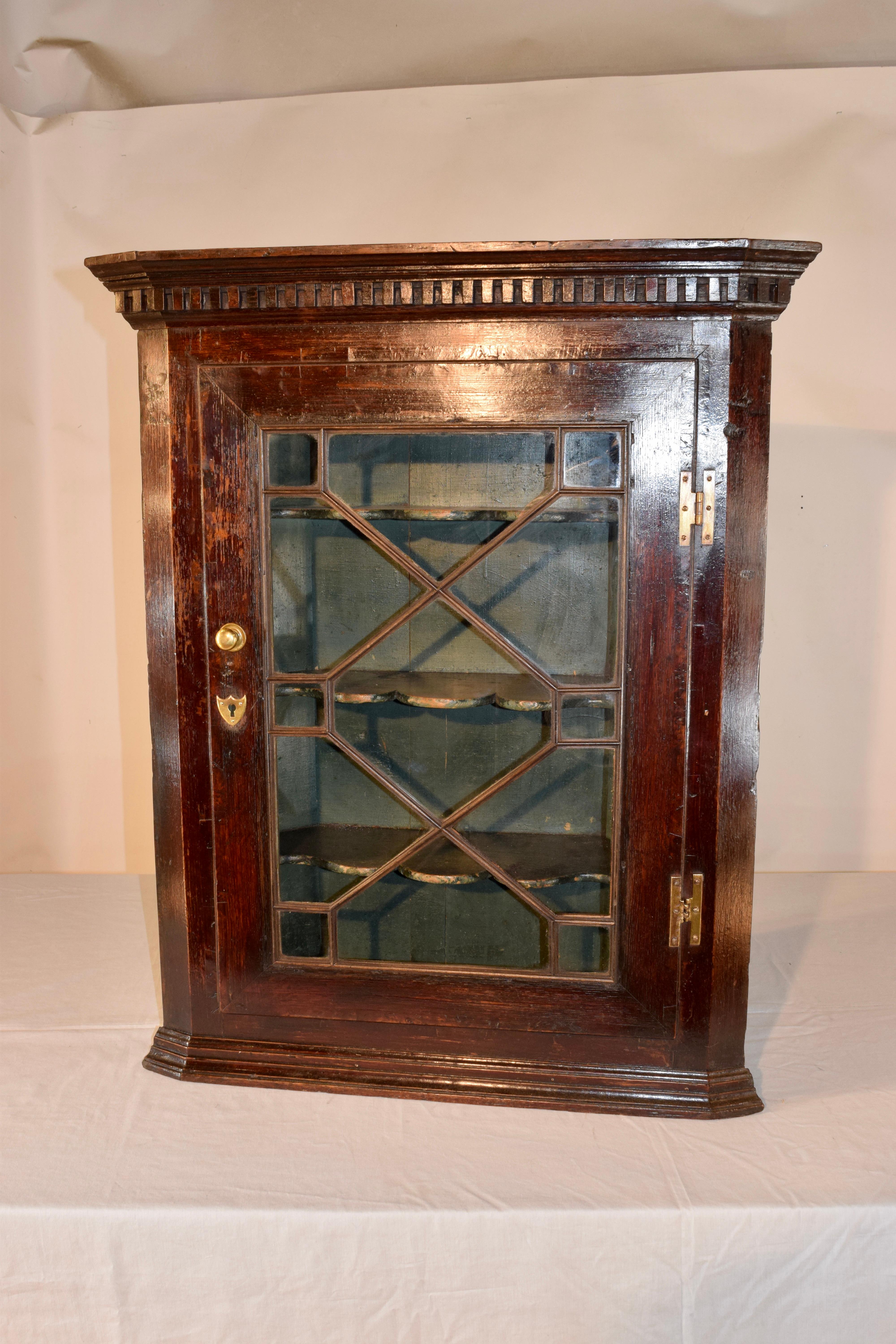 18th Century English Oak Hanging Wall Cupboard In Good Condition In High Point, NC