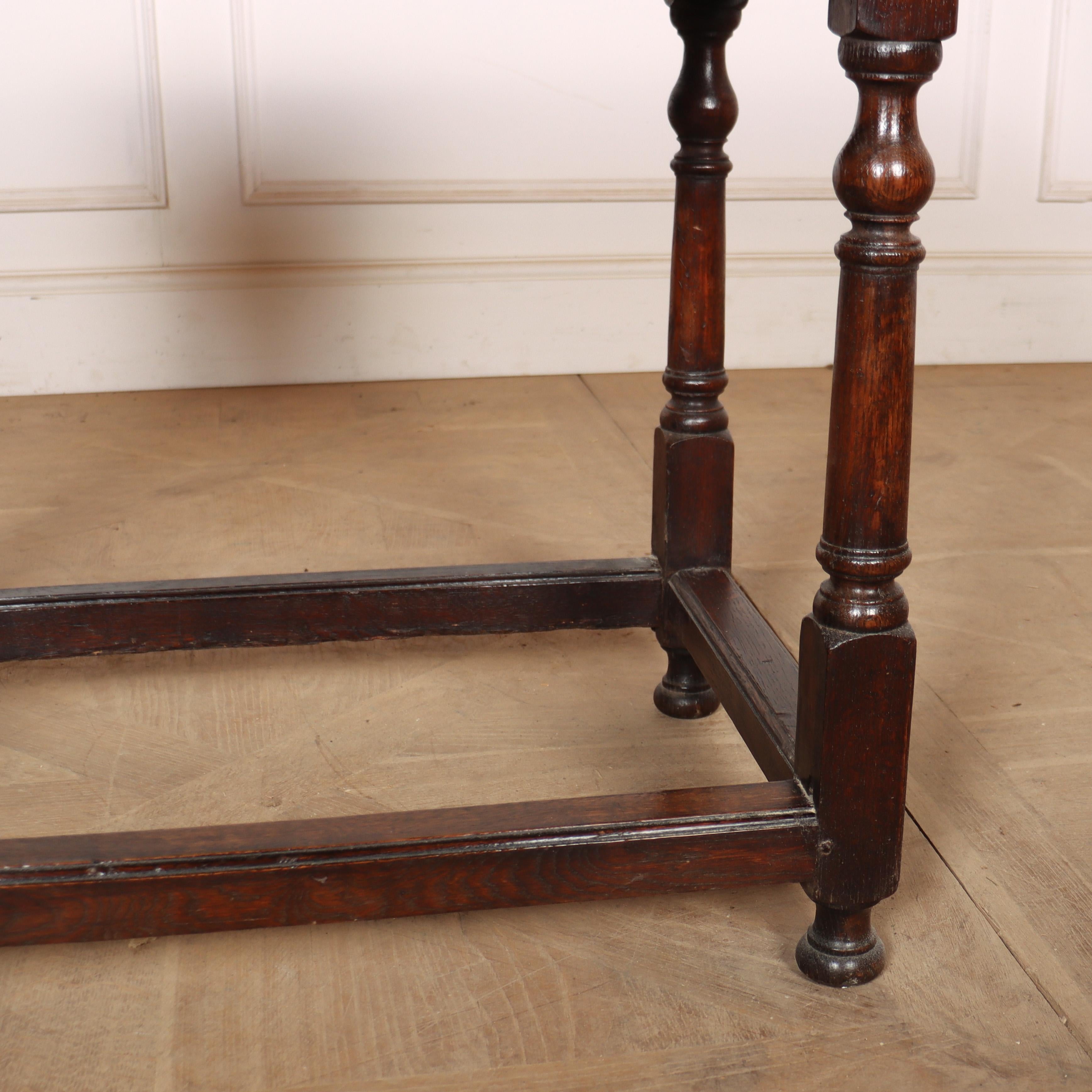 18th Century English Oak Lamp Table In Good Condition In Leamington Spa, Warwickshire