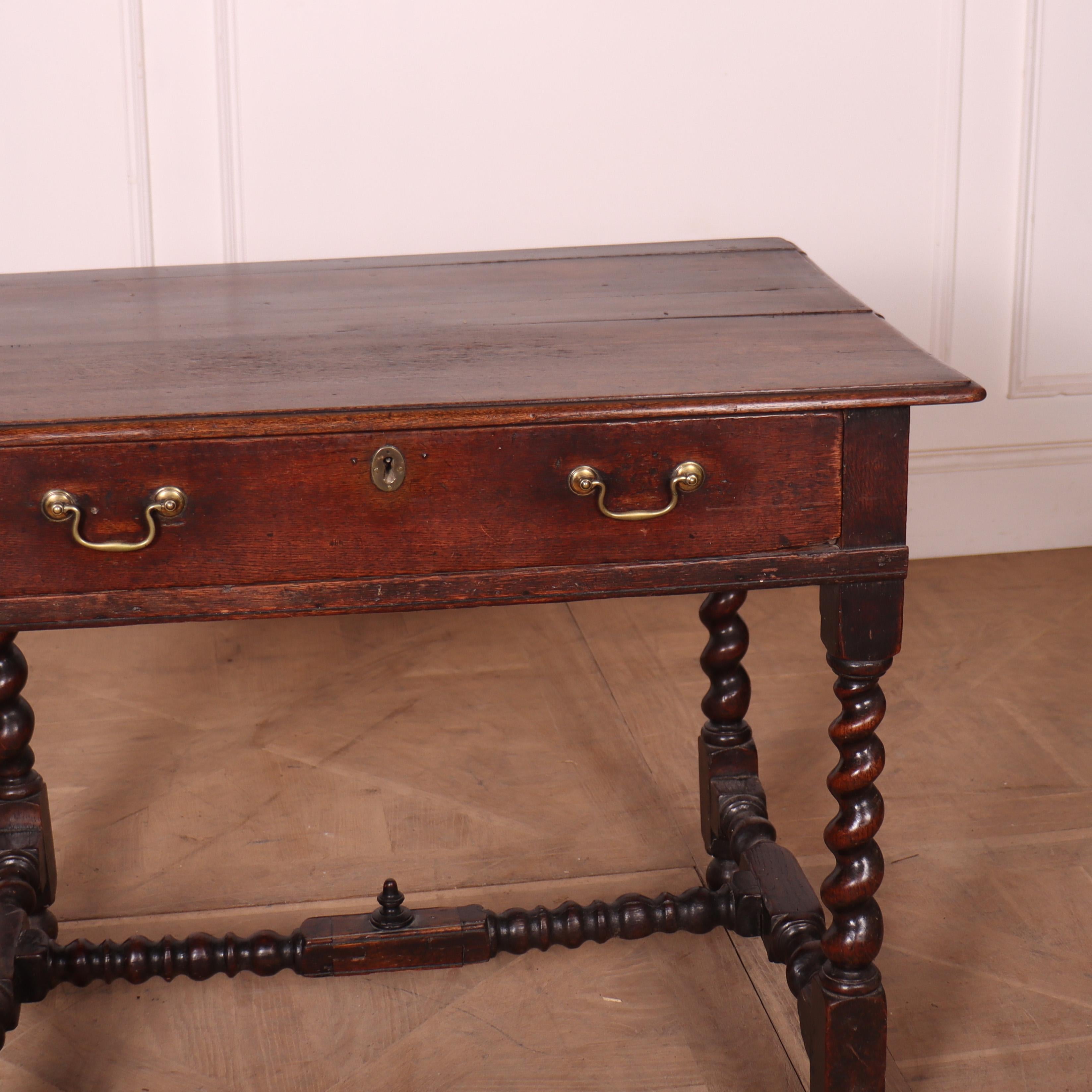 18th Century English Oak Lamp Table For Sale 1