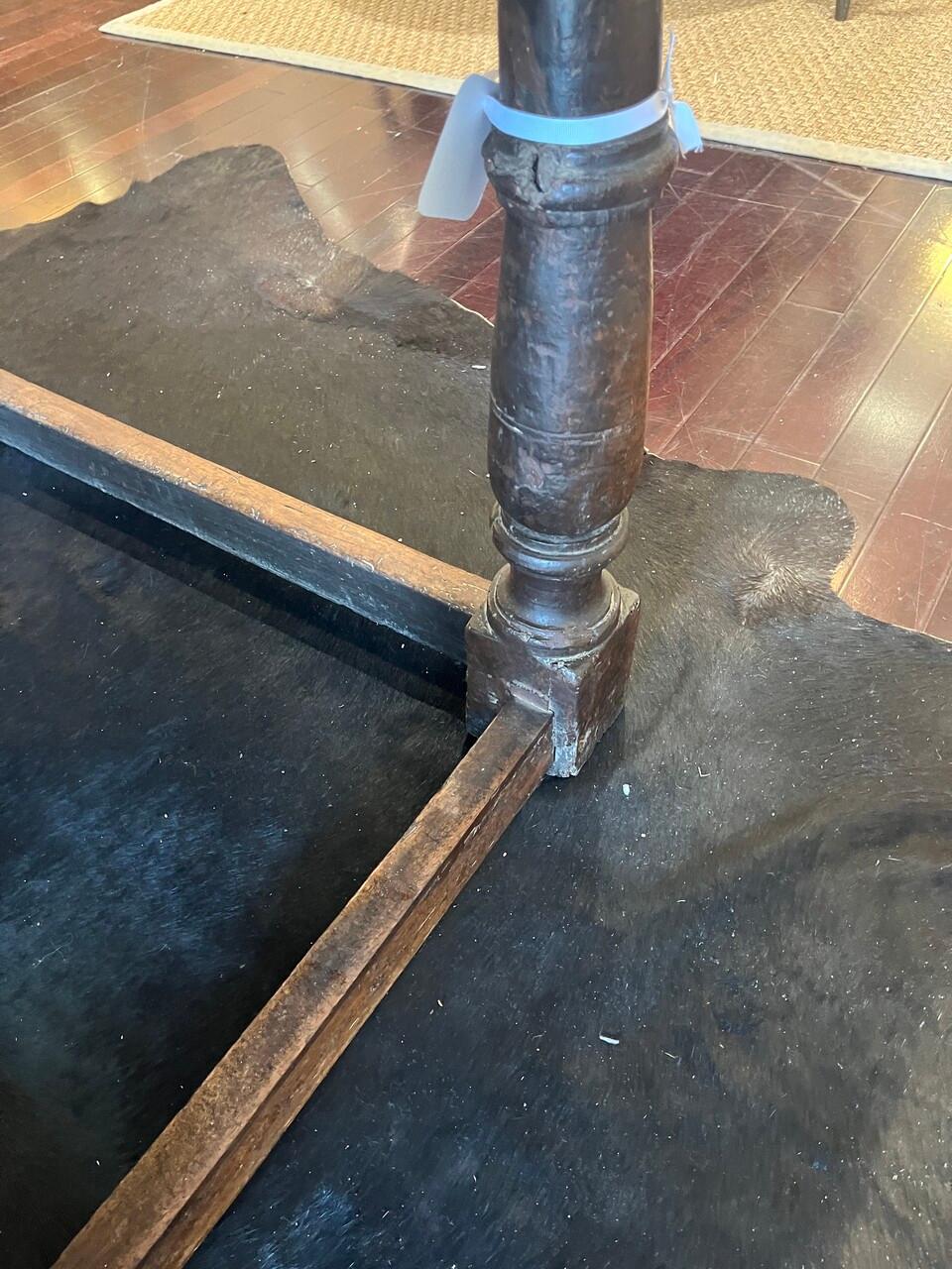 XVIII secolo 18th Century English Oak Lamp Table in vendita