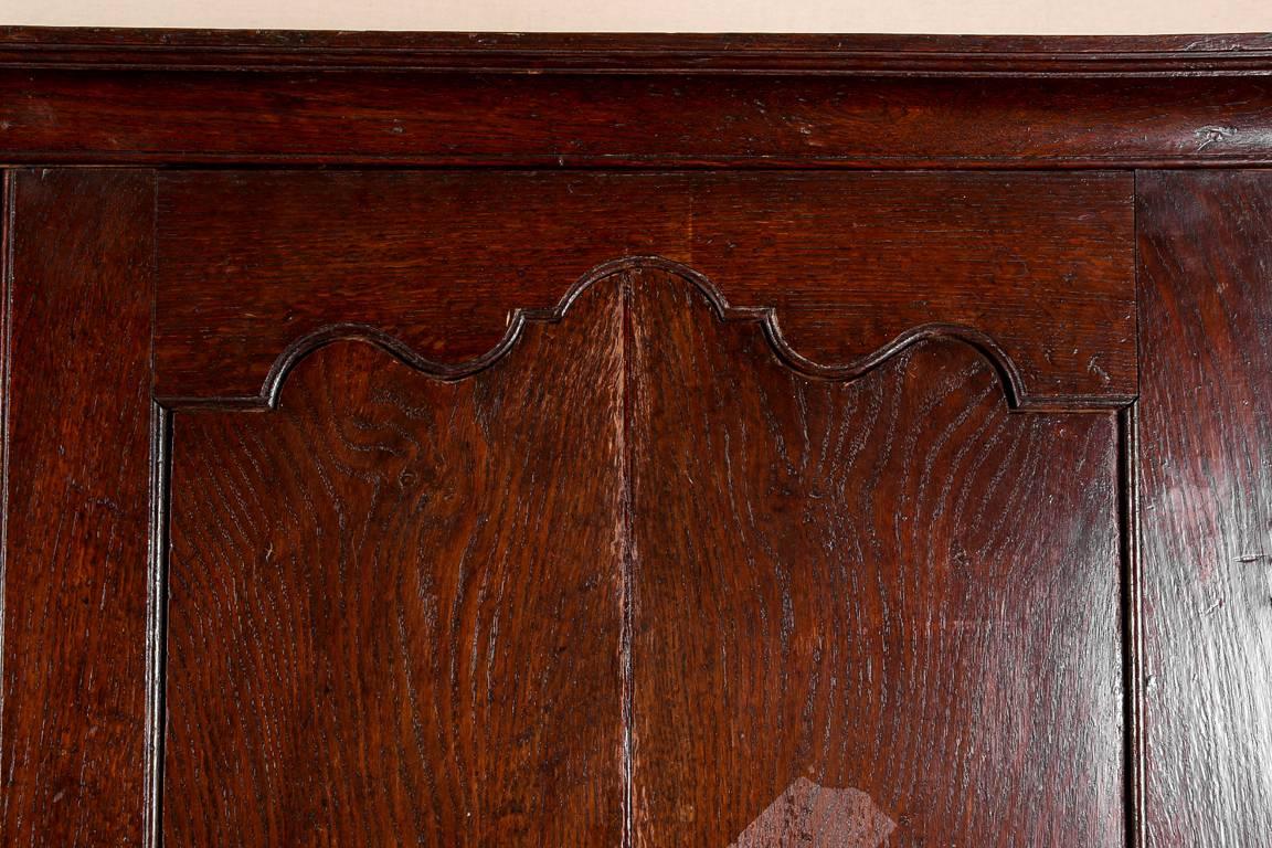 18th Century English Oak Linen Press In Good Condition In Bridgeport, CT