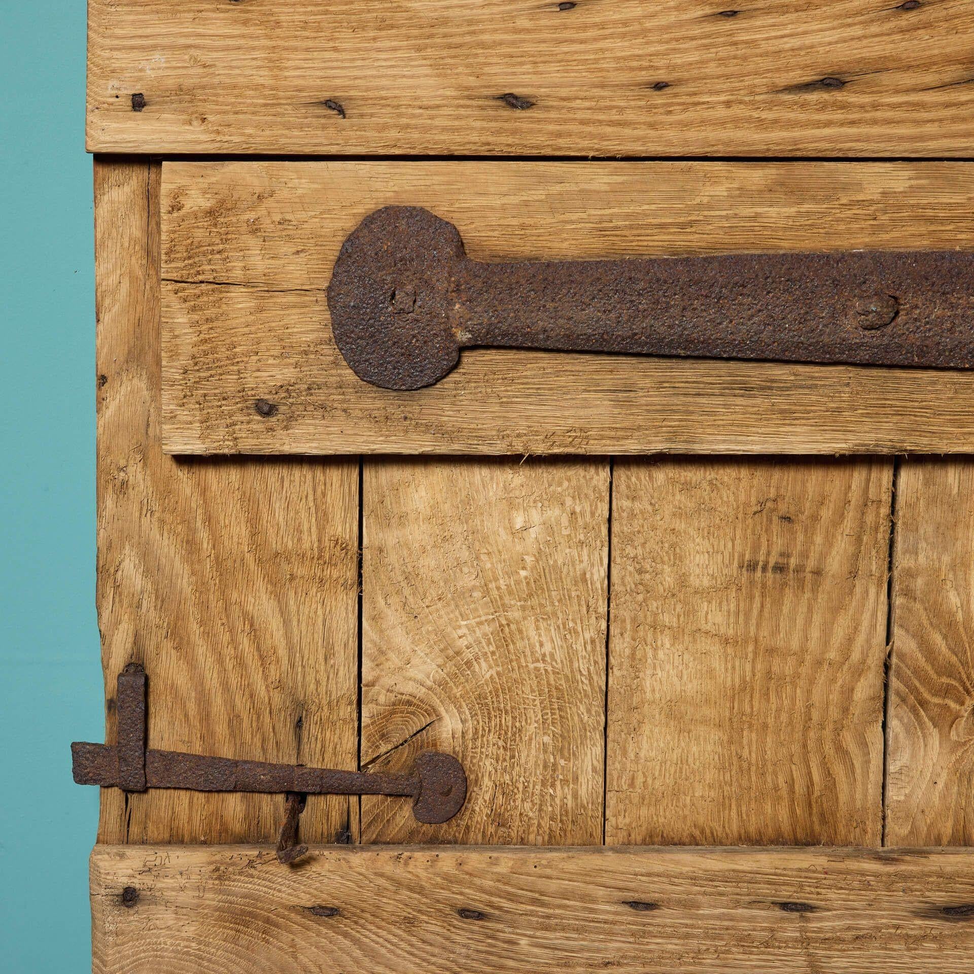 17th Century English Oak Plank Door In Fair Condition For Sale In Wormelow, Herefordshire