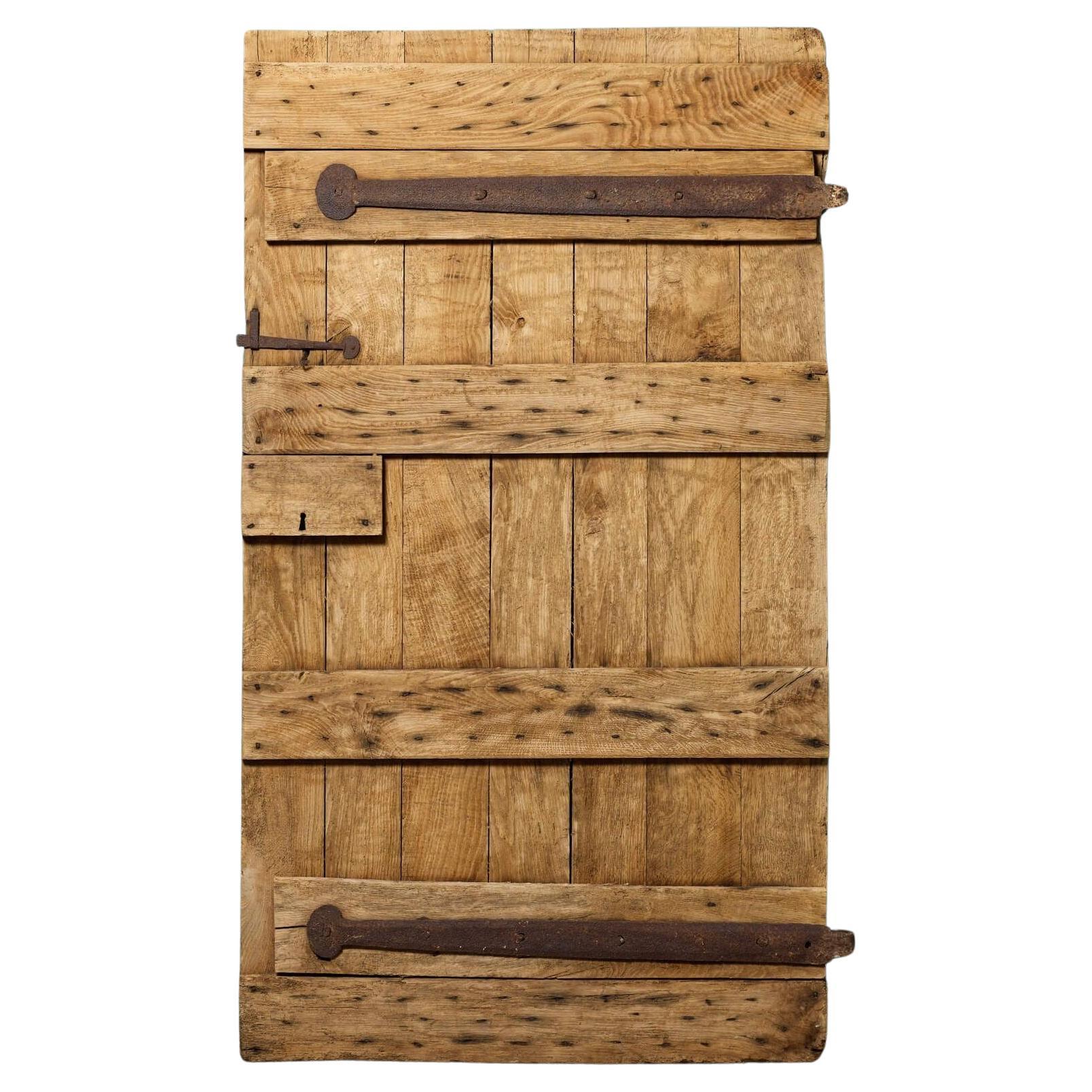Porte en planches de chêne anglais du 17e siècle en vente