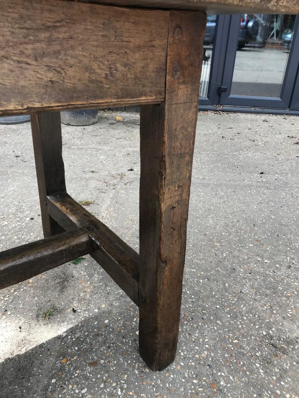 18th Century English Oak Refectory Table In Good Condition In Billingshurst, GB