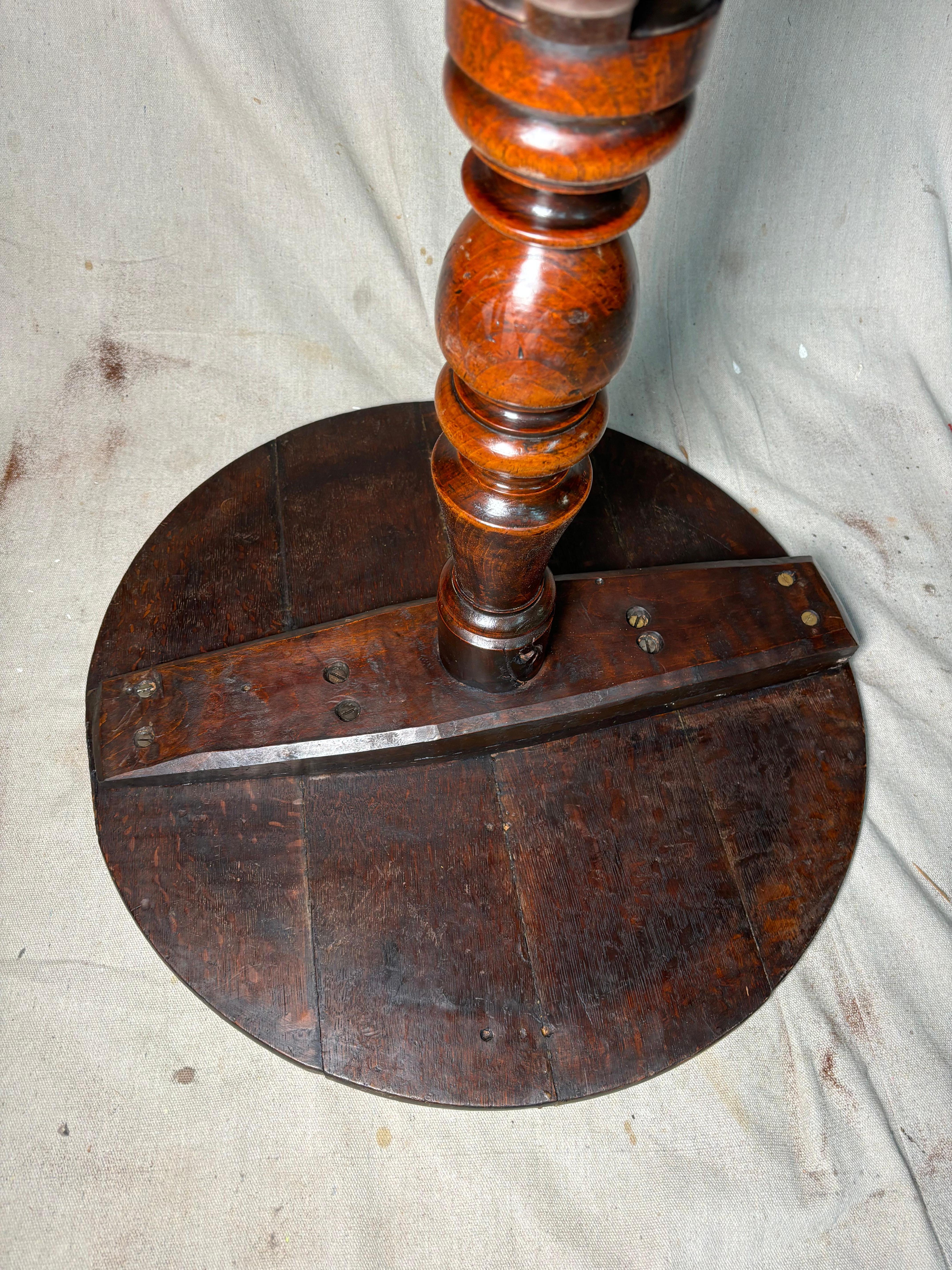 19th Century 18th Century English Oak Round Tripod Table For Sale