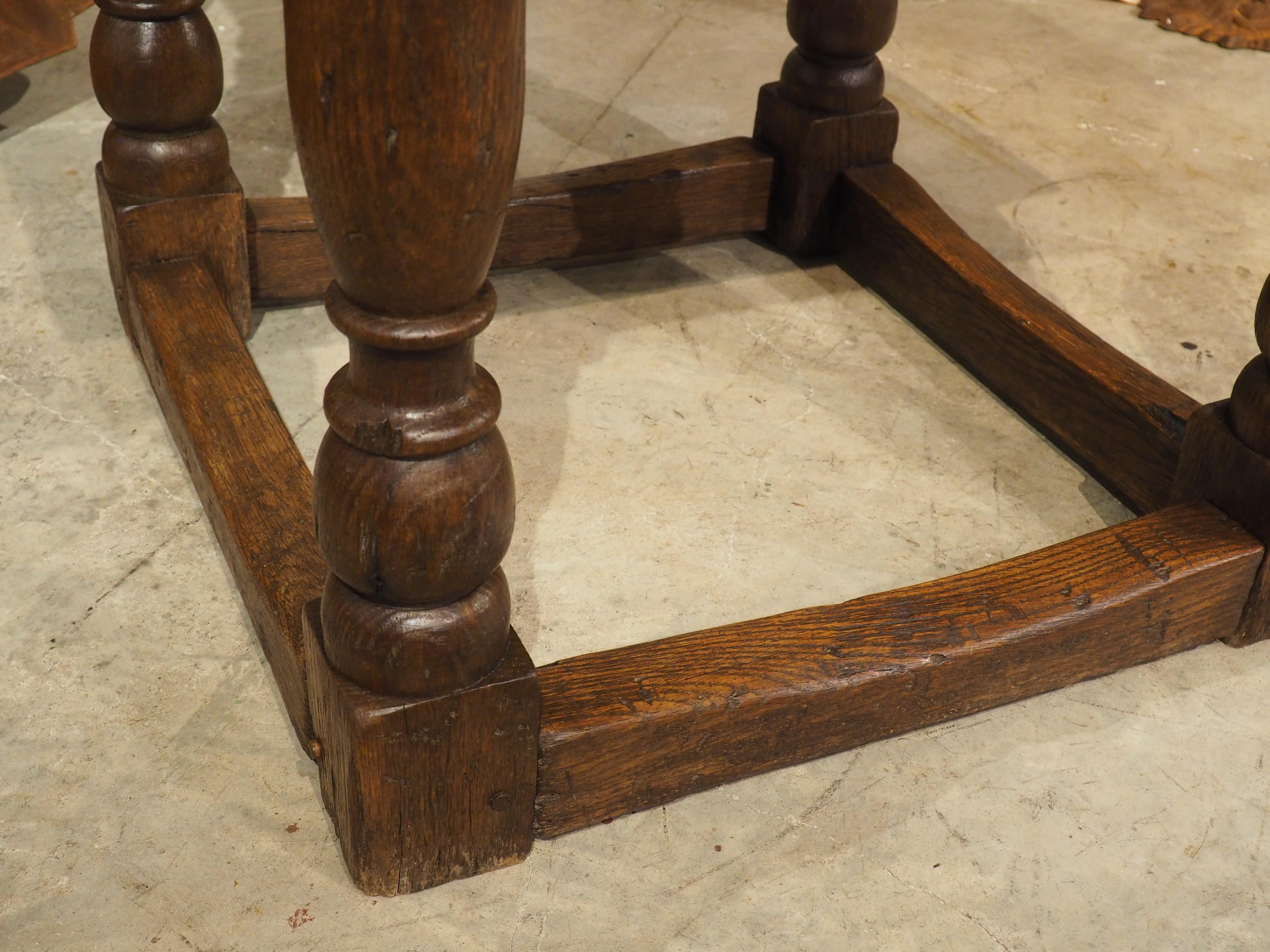 Table d'appoint ou d'appoint en chêne anglais du XVIIIe siècle en vente 1