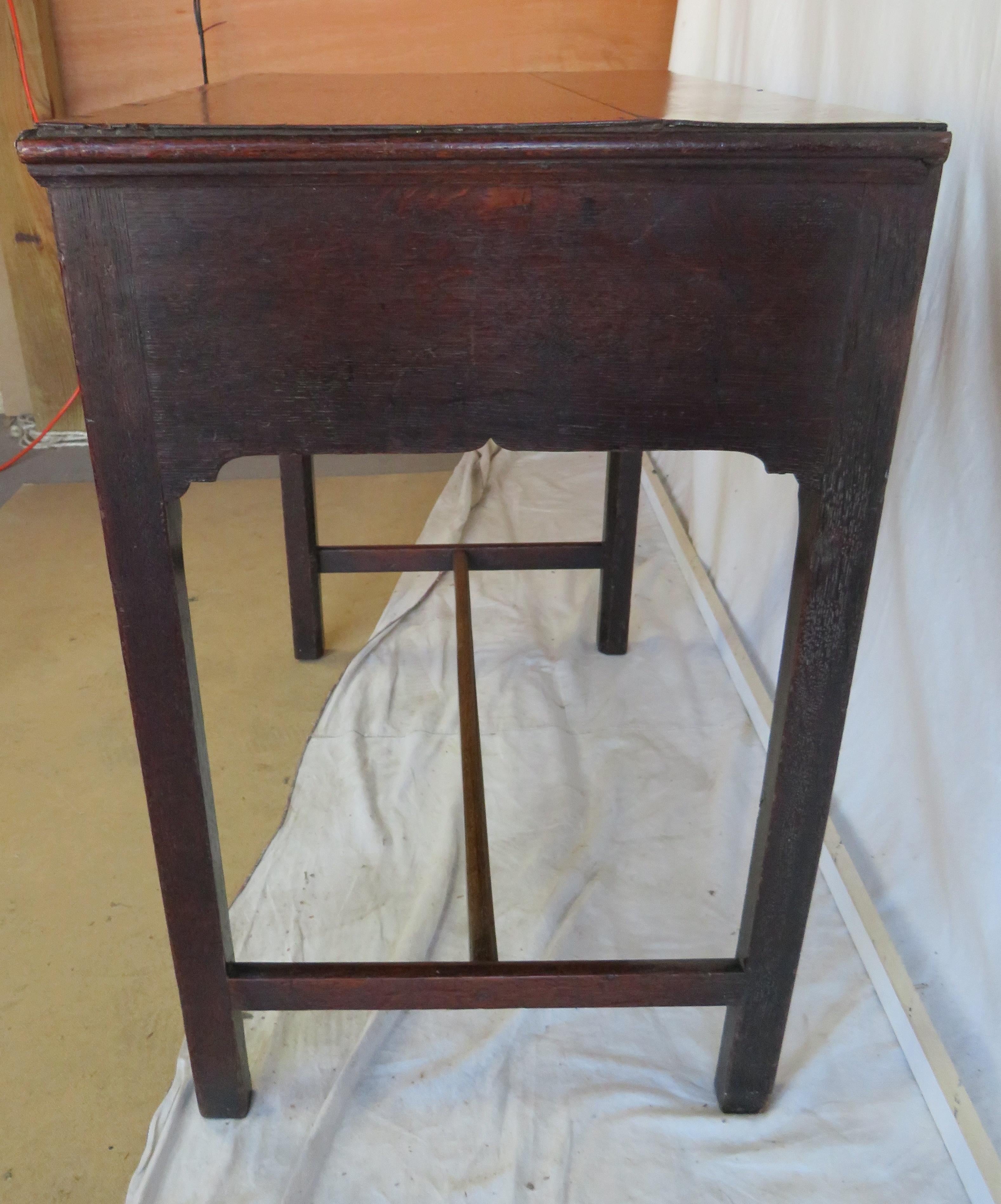 18th Century English Oak Side Table In Good Condition For Sale In Nantucket, MA