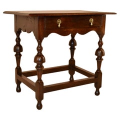 Mesa auxiliar inglesa de roble del siglo XVIII