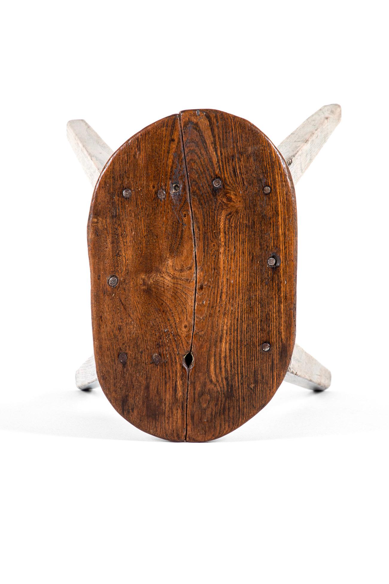 Englischer Eichenhocker aus dem 18. (Handgefertigt) im Angebot