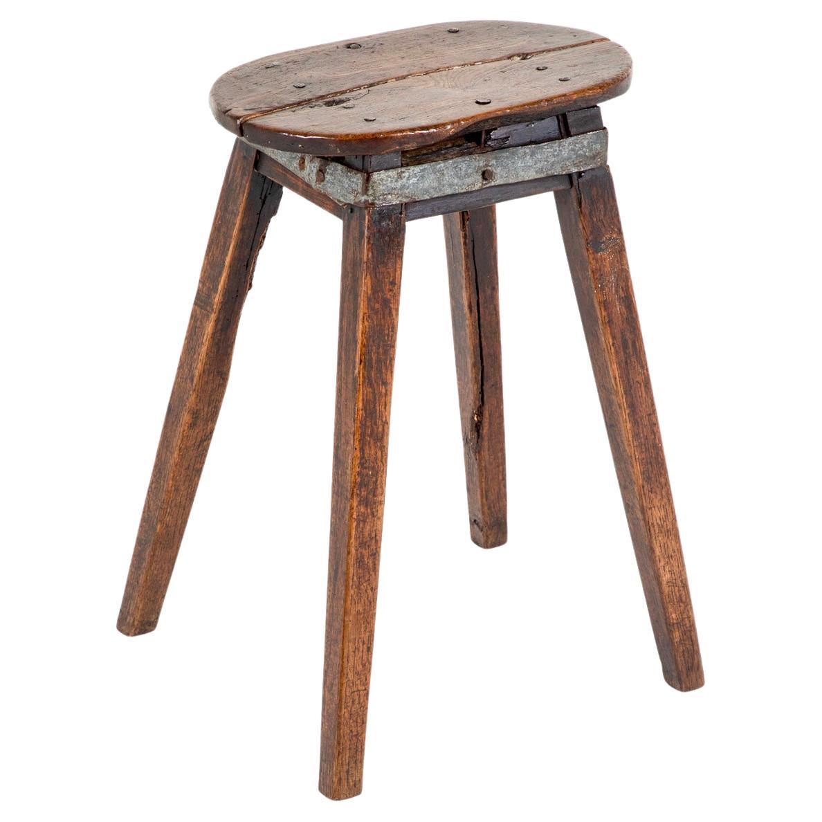 Tabouret en chêne anglais du XVIIIe siècle